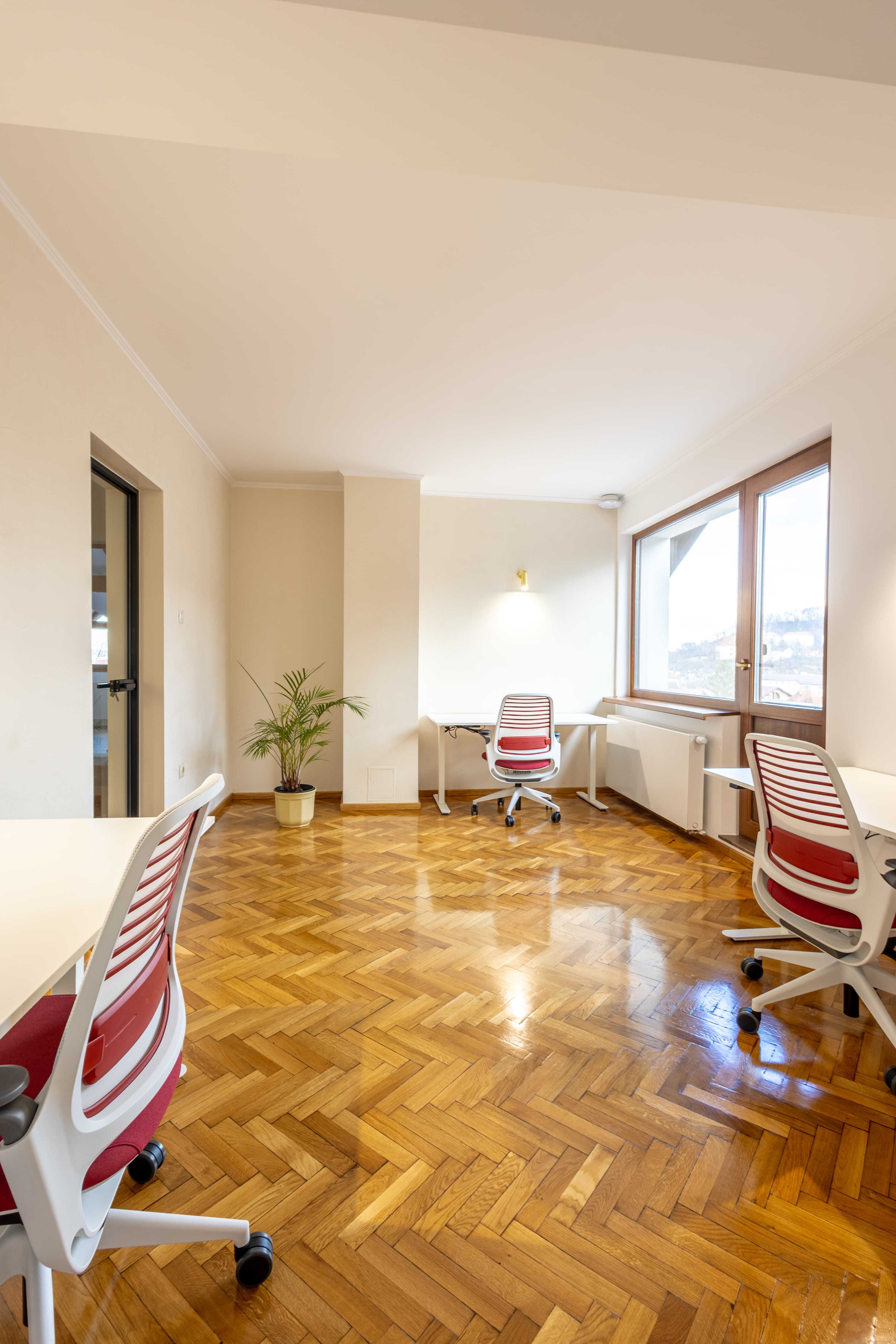 private office. 5 people