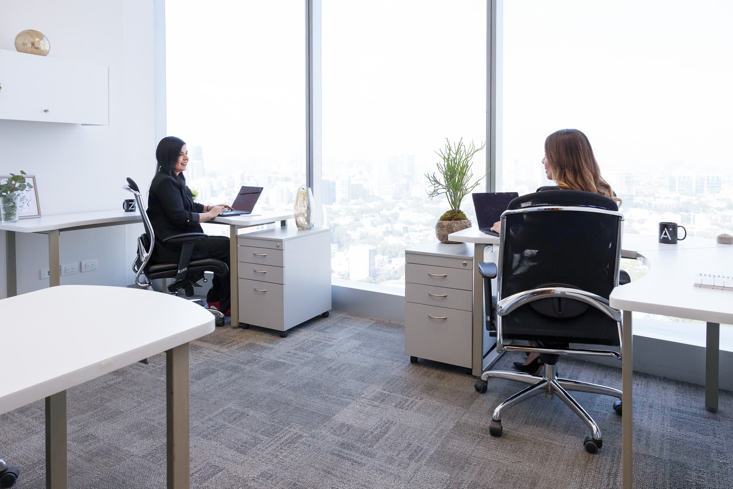 It offers spectacular views of two of the city's most iconic monuments: Diana the Huntress and the Angel of Independence.