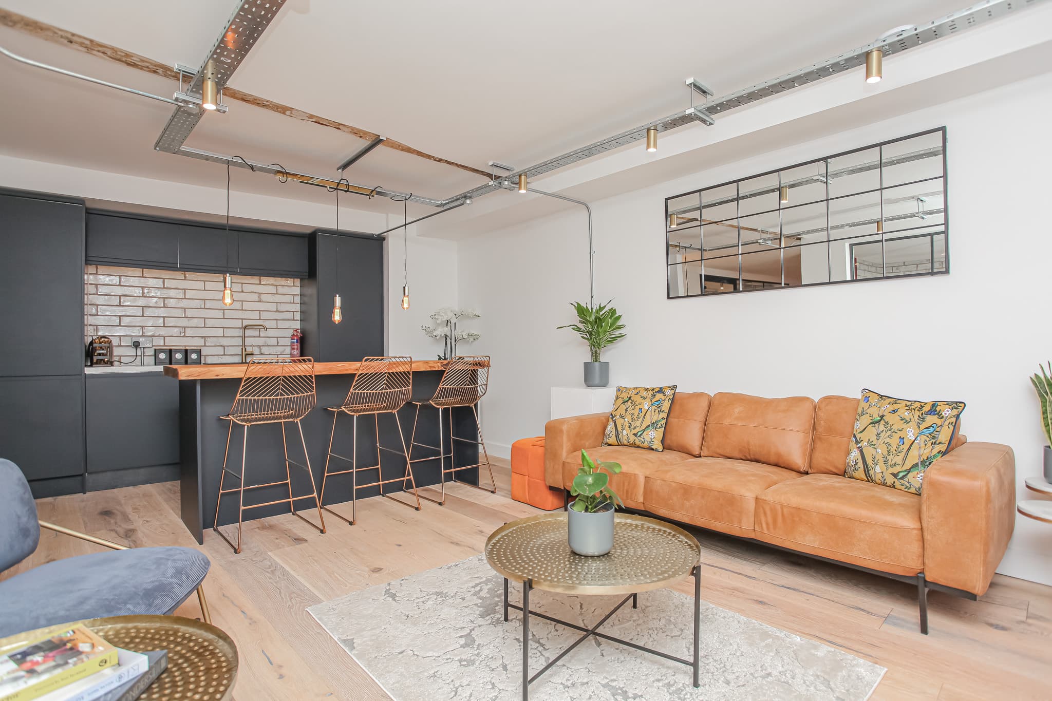 Break out room and kitchen