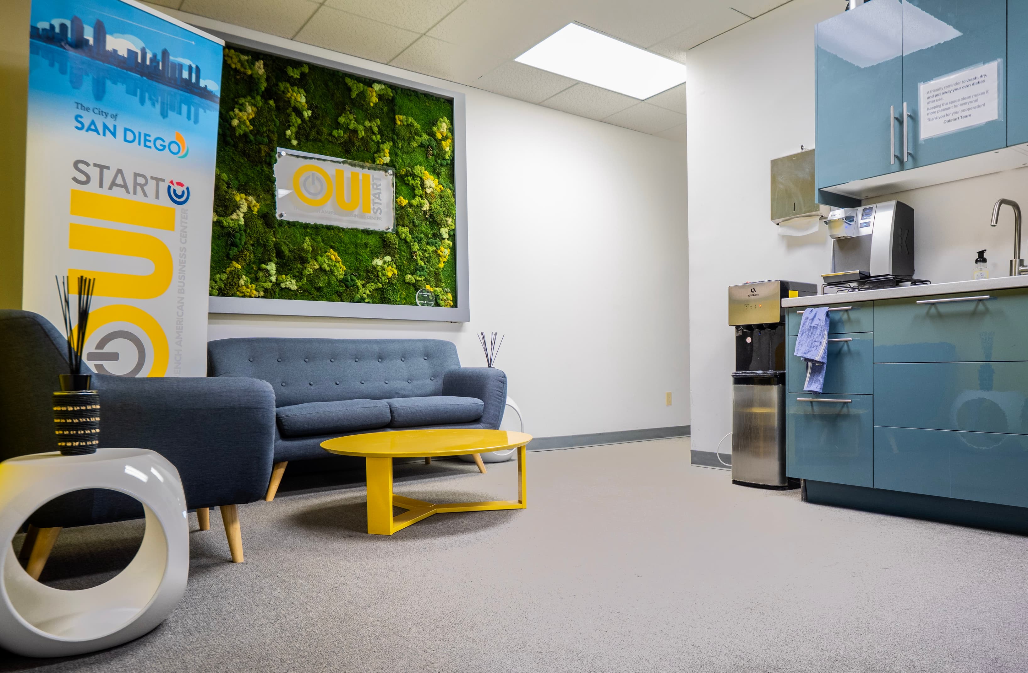 Communal Lounge & Kitchen Communal Lounge & Kitchen