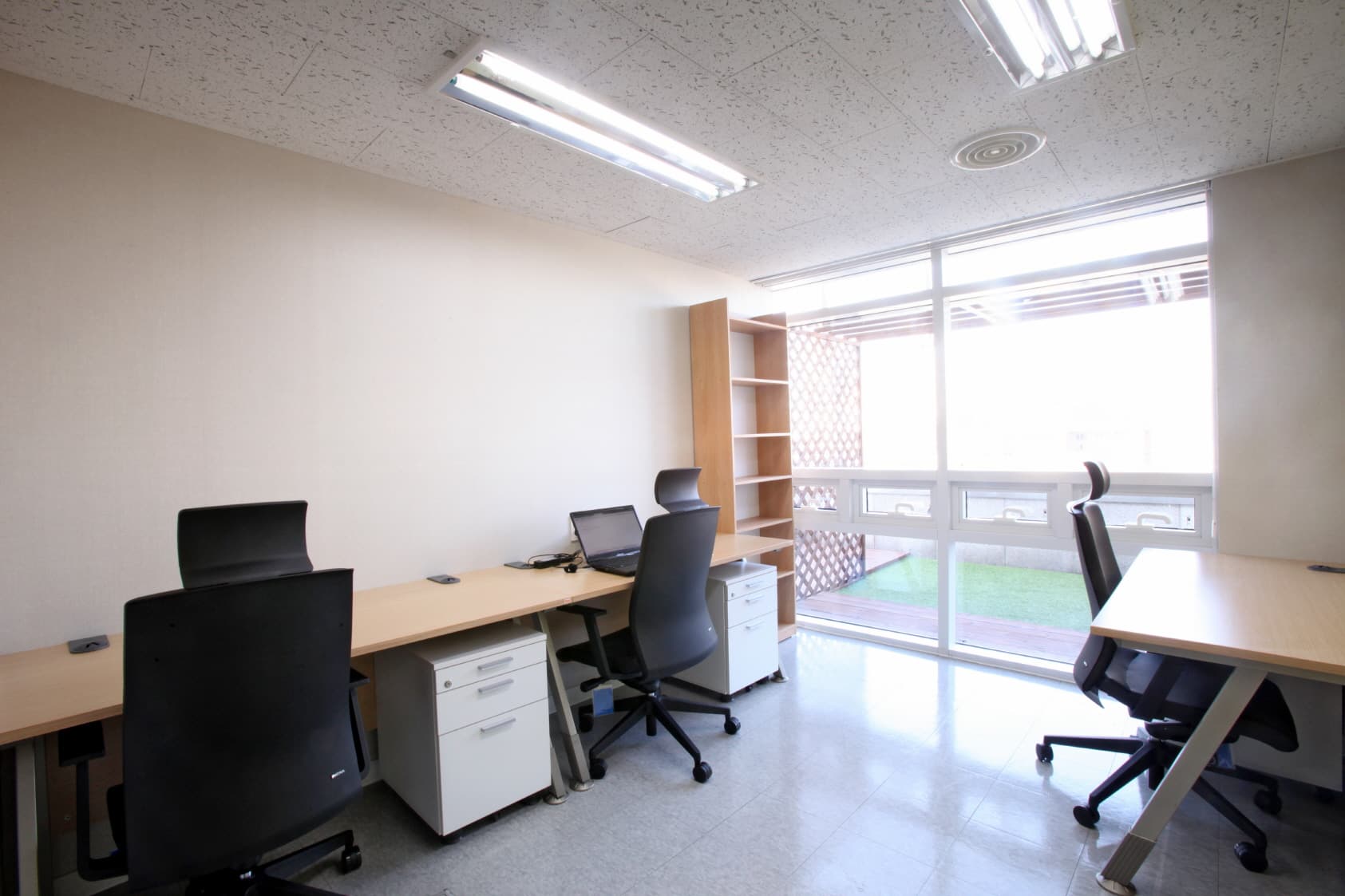 Private office 3 desks