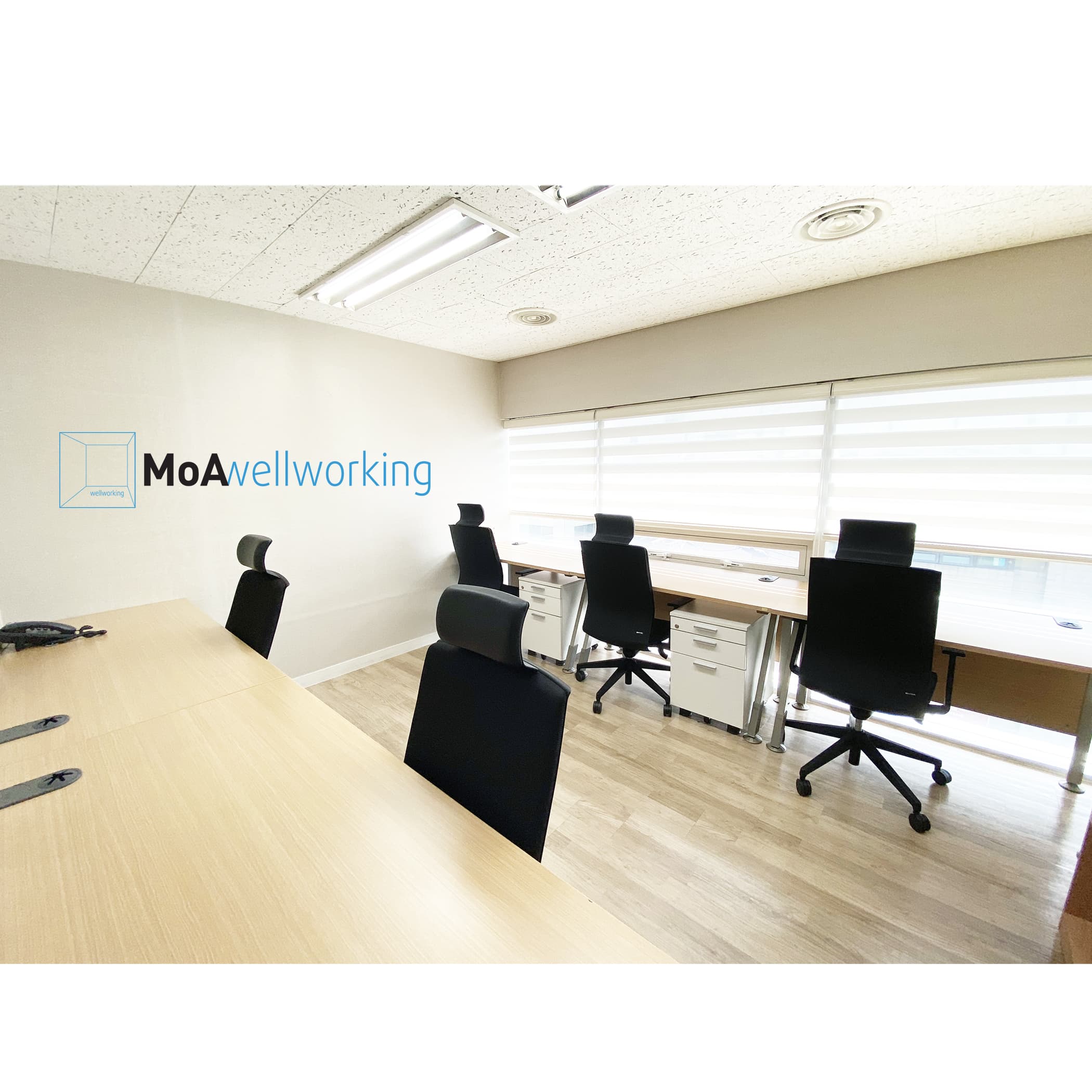 Private office for 4~5 desks