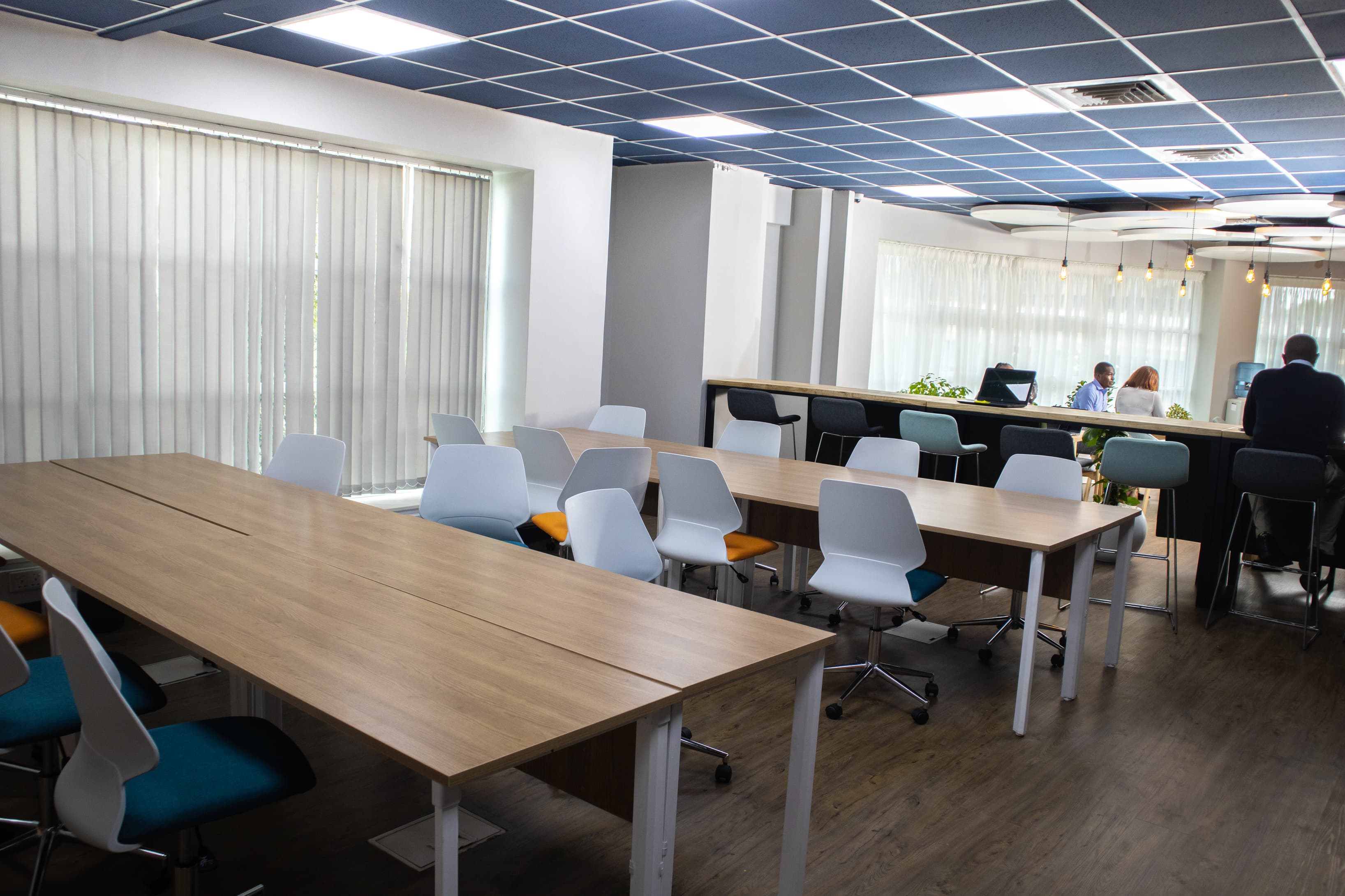 Flexi / Hot Desking. Find a spot, plug and play. 