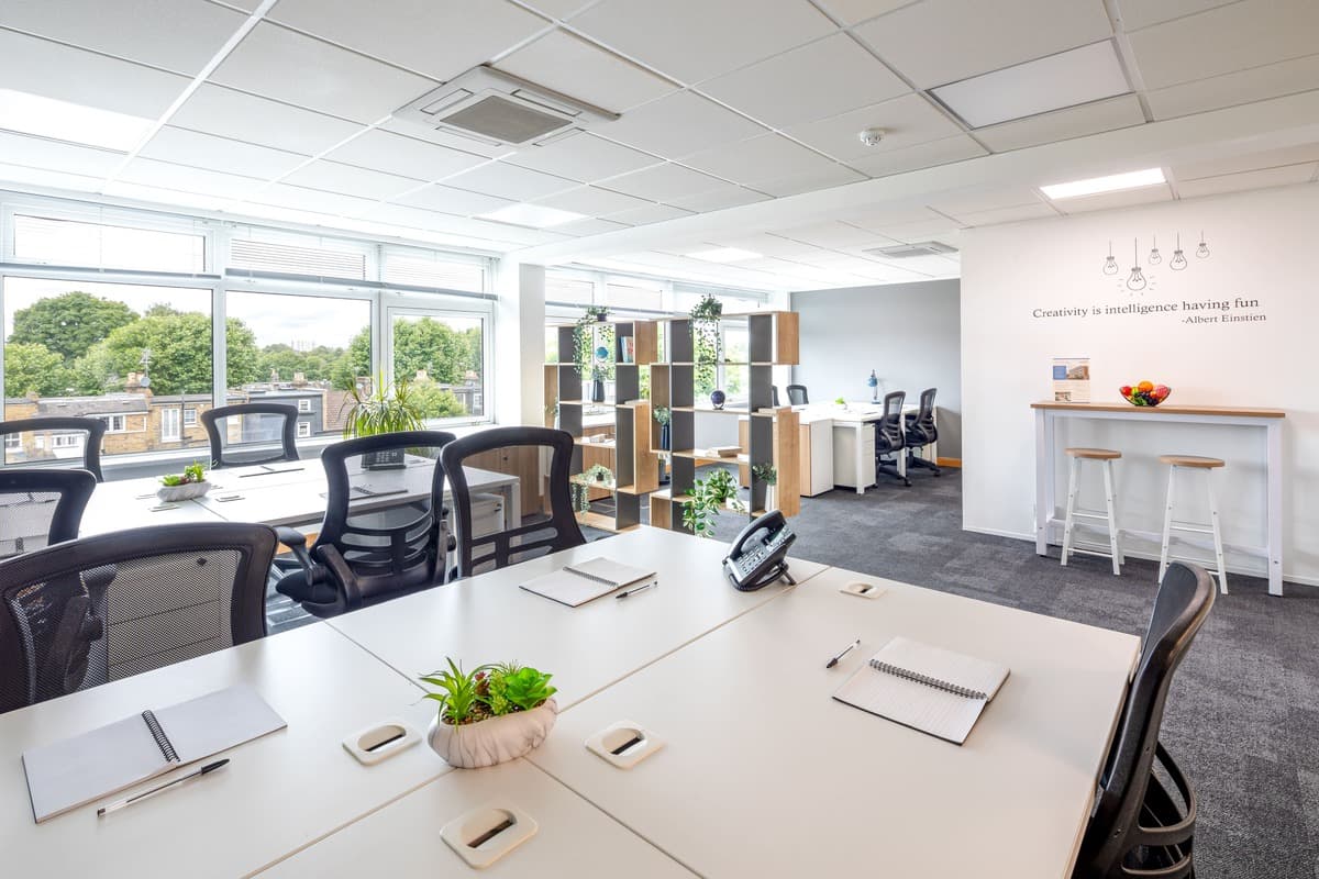 Open-Plan Desks Area Open-Plan Desks Area