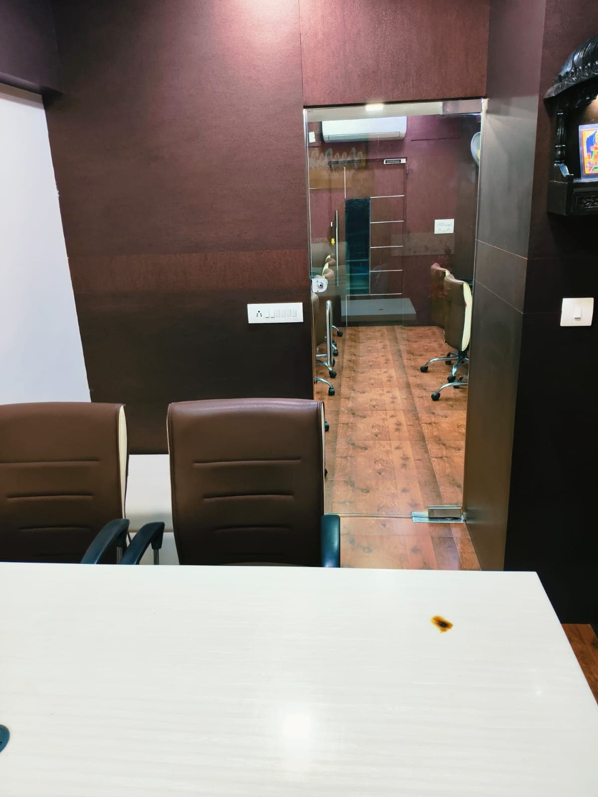 Bright, open-plan shared workspace equipped with comfortable office chairs & clean desk setups suitable for flexible working. Bright, open-plan shared workspace equipped with comfortable office chairs & clean desk setups suitable for flexible working.