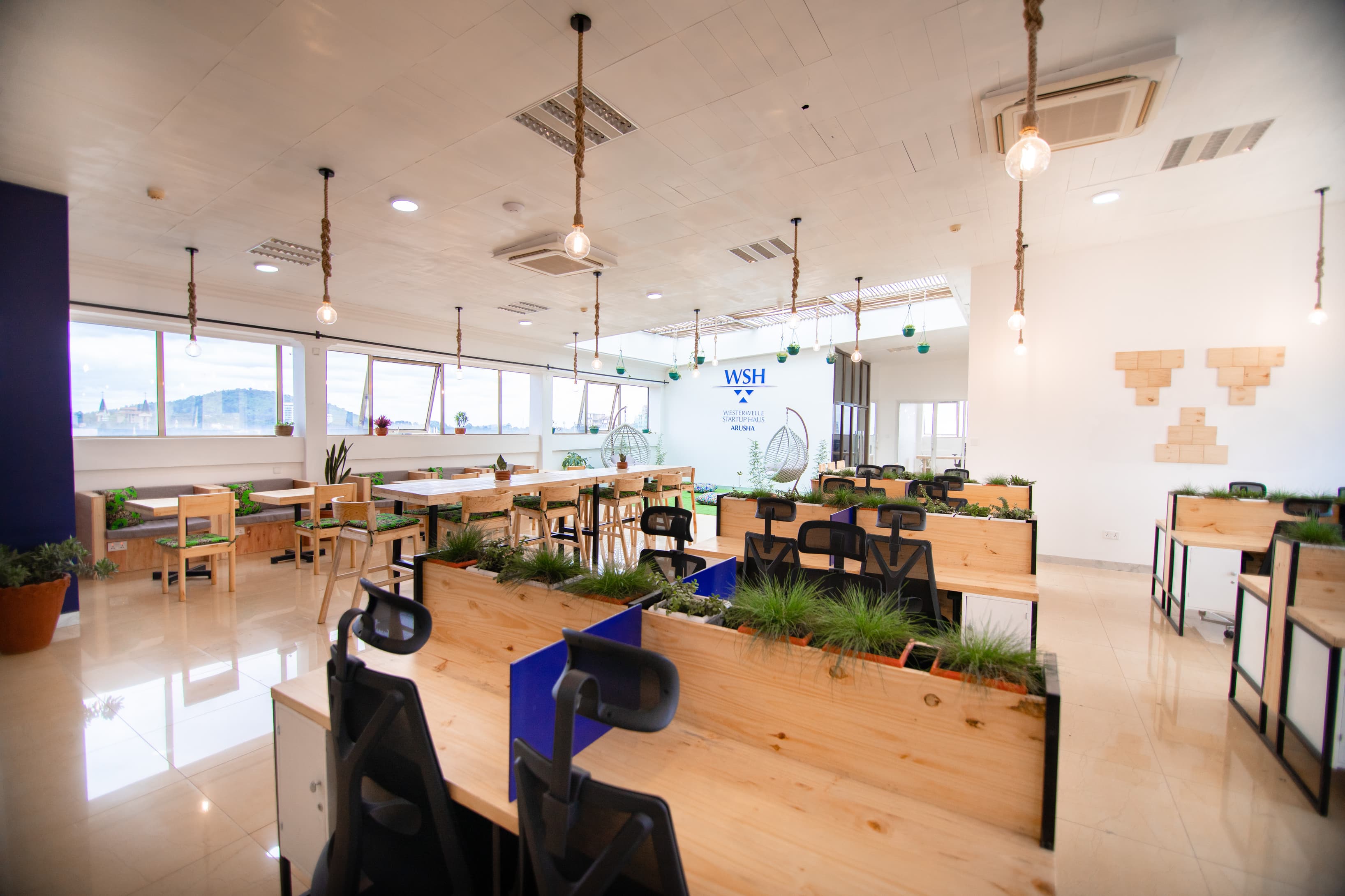 Fixed desks Fixed desks