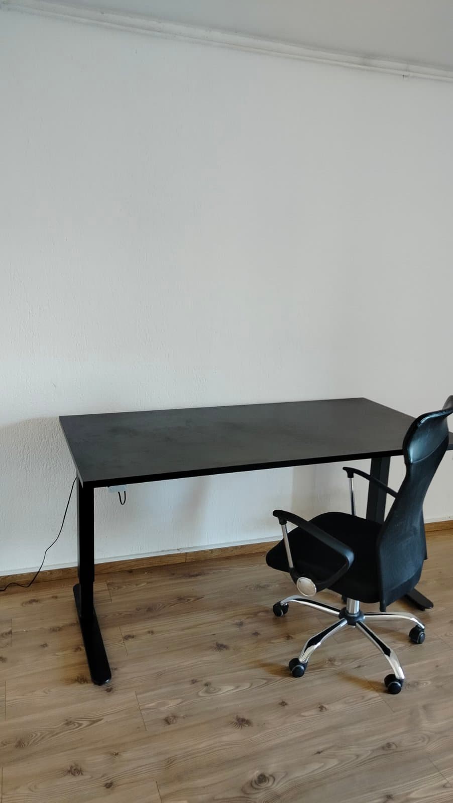 Adjustable desk Adjustable desk