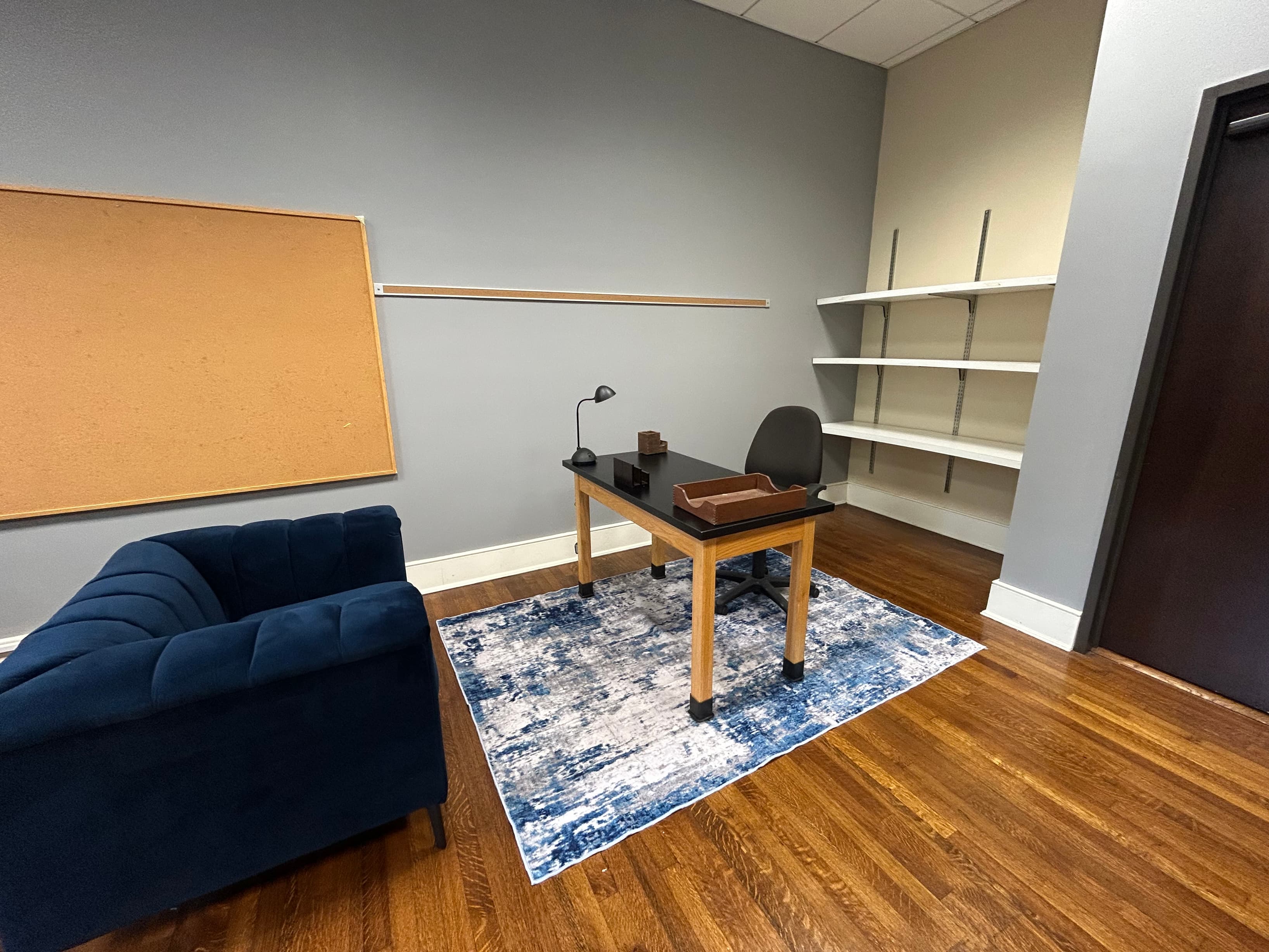 Desk 4
