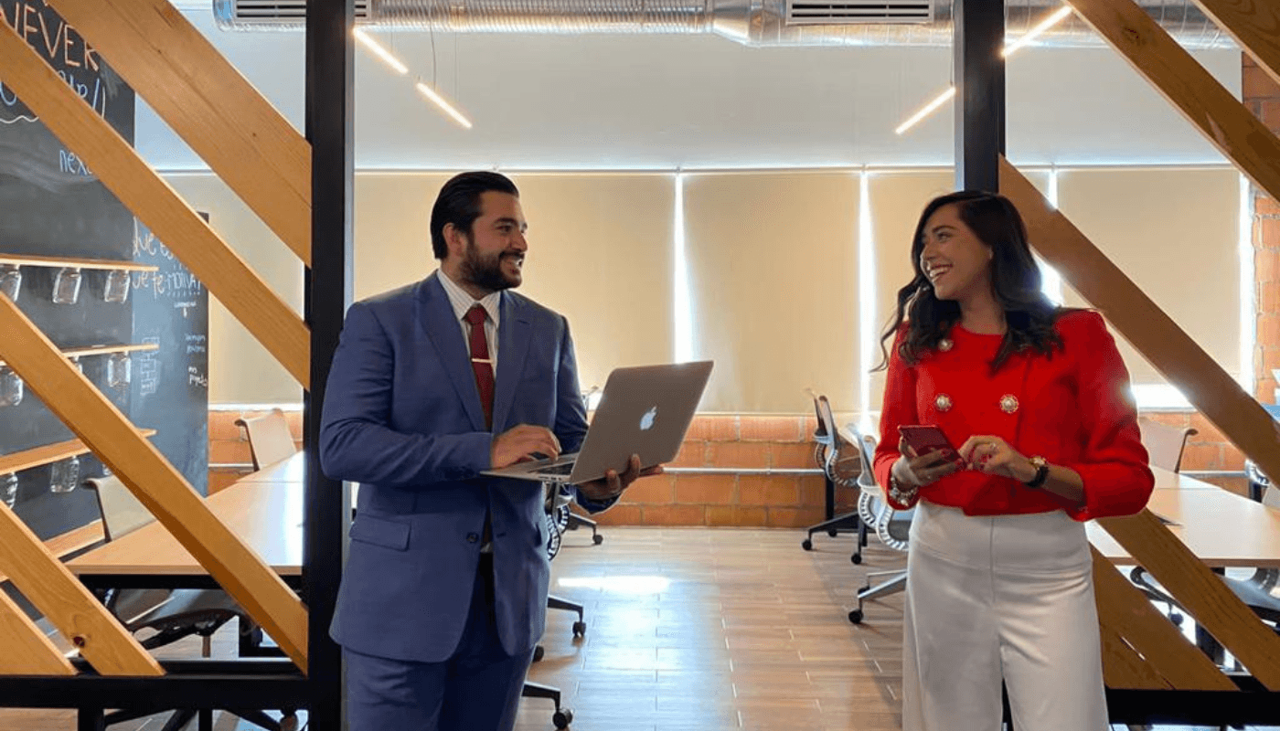 Genera conexiones de networking.