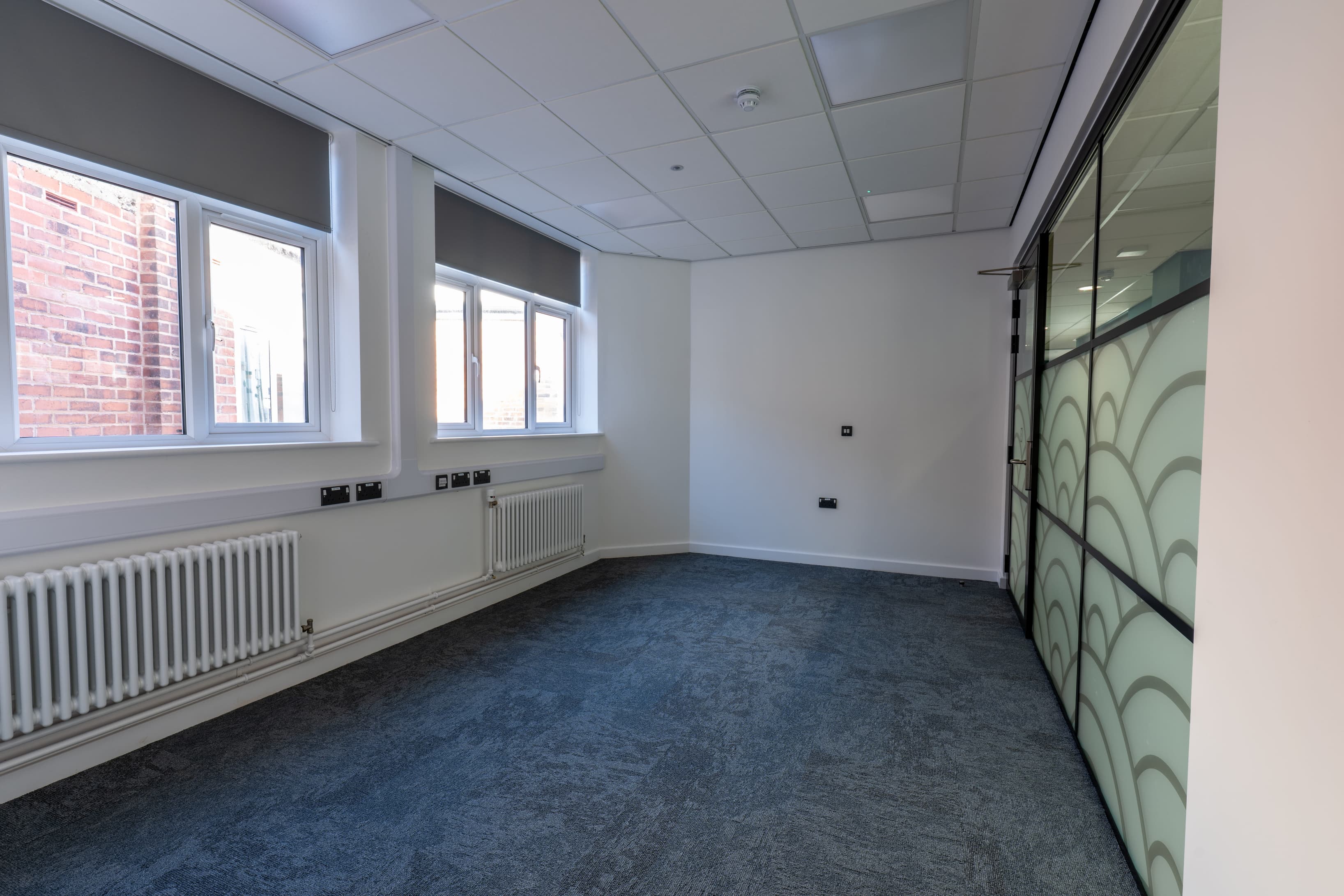 The Robinson - Medium Office Size