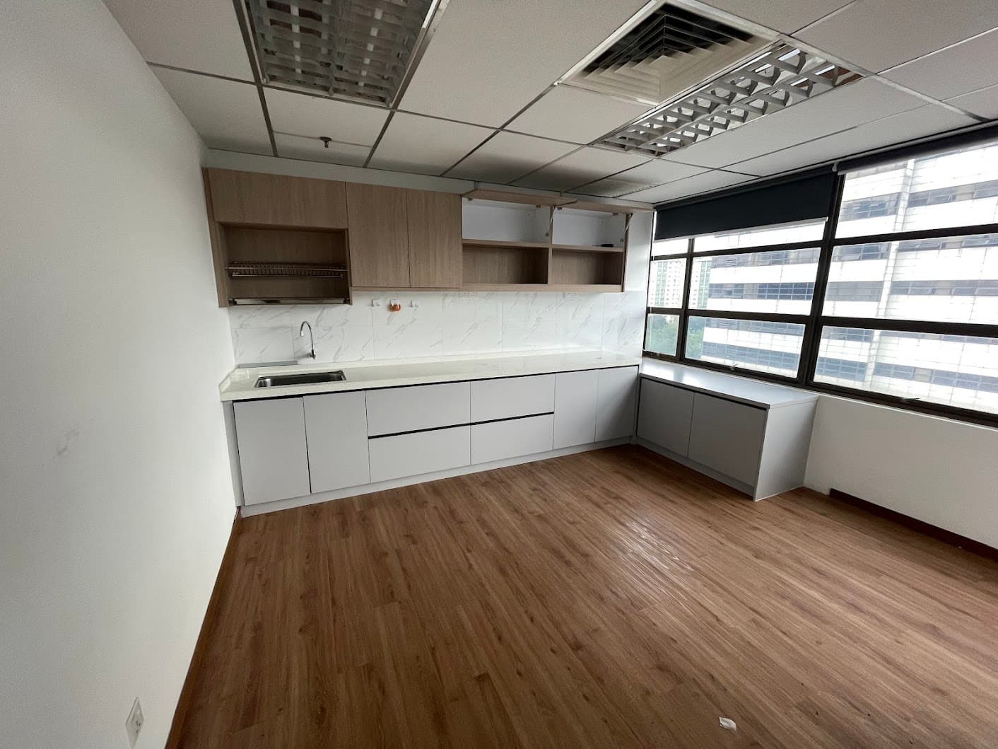 and meeting area for a professional environment