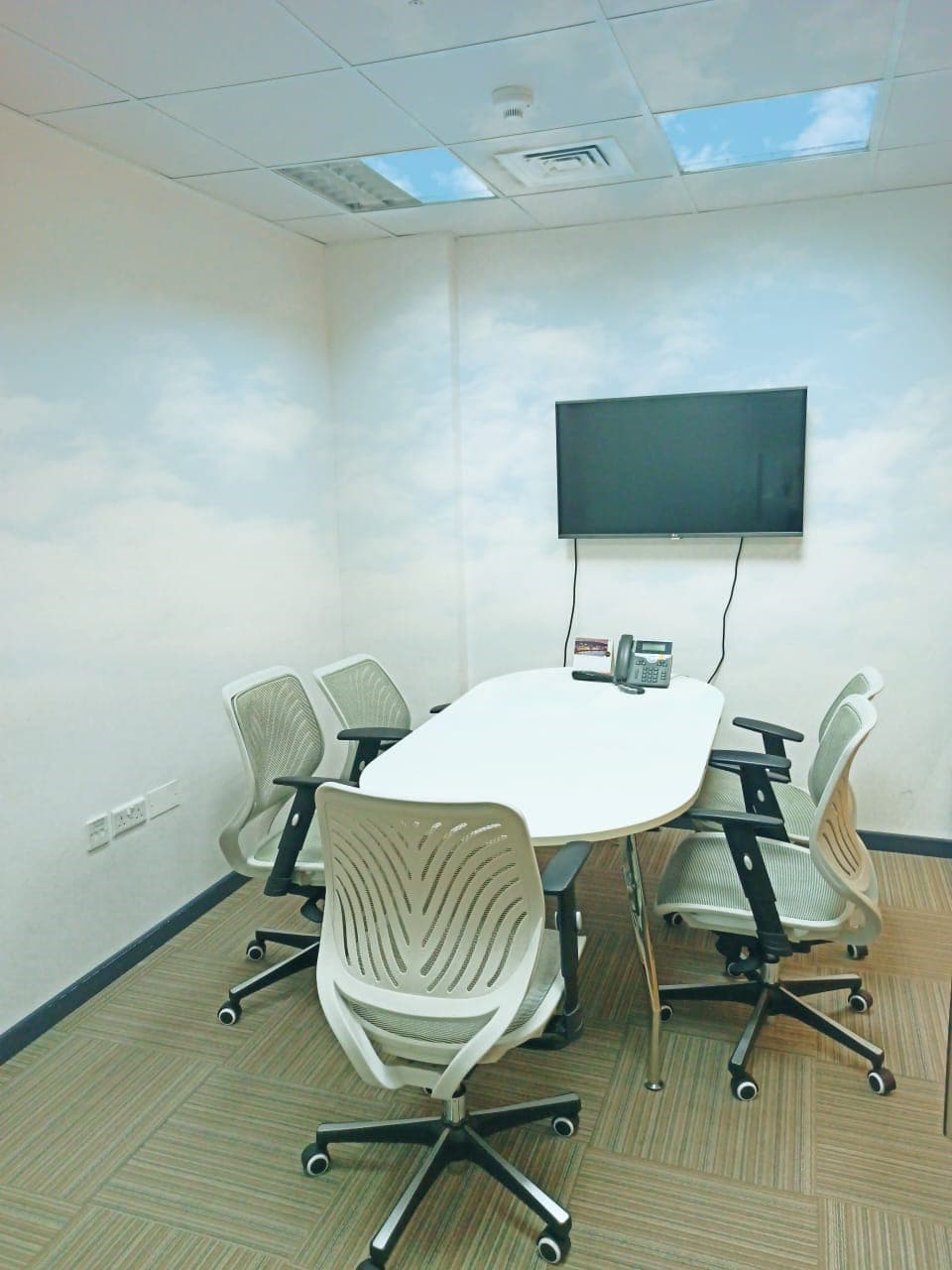 A private, well-appointed space for quick meetings, client catch-ups, or team discussions. A private, well-appointed space for quick meetings, client catch-ups, or team discussions.