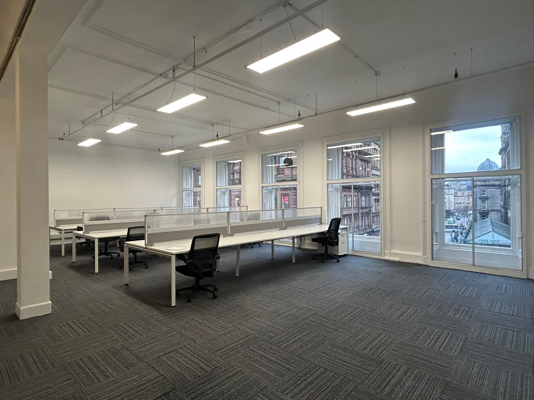 internal room - furnished