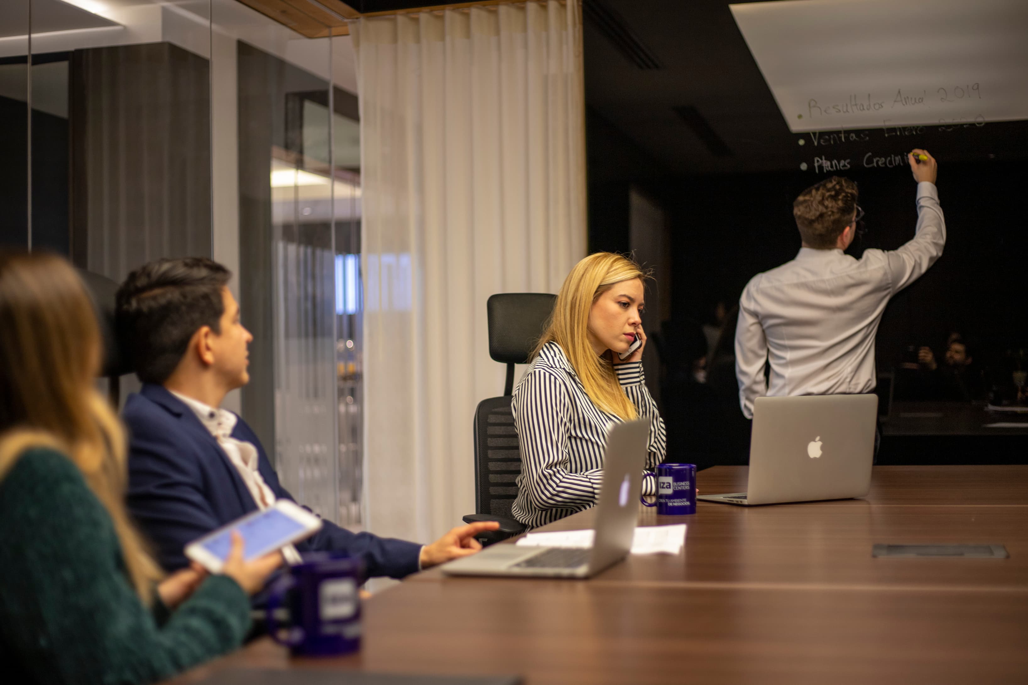 Learn about memberships designed for professionals who need access to IZA locations in Mexico.