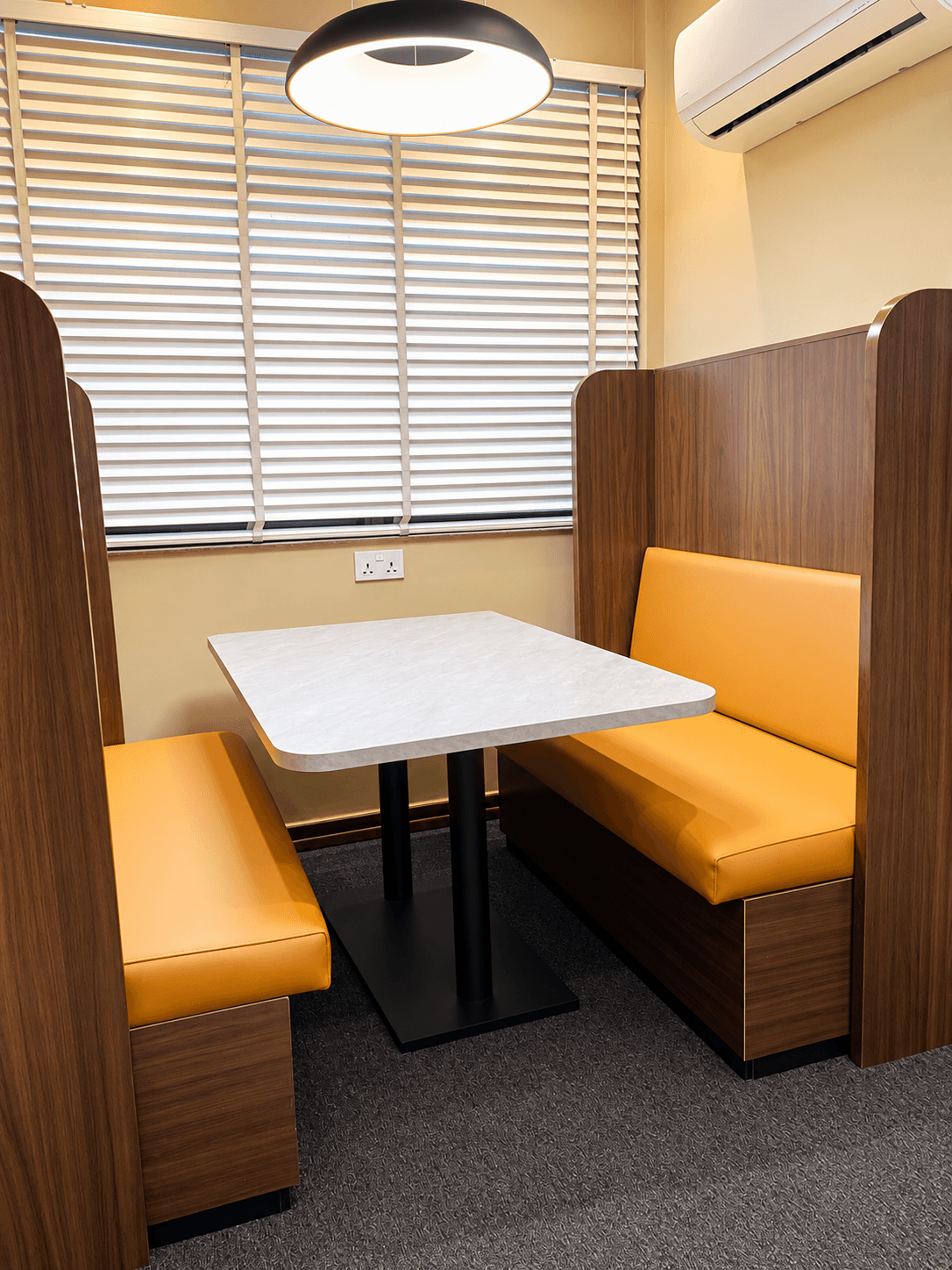 Comfortable lounge area at D'ulowork, designed for relaxation, informal meetings and breaks. Comfortable lounge area at D'ulowork, designed for relaxation, informal meetings and breaks.