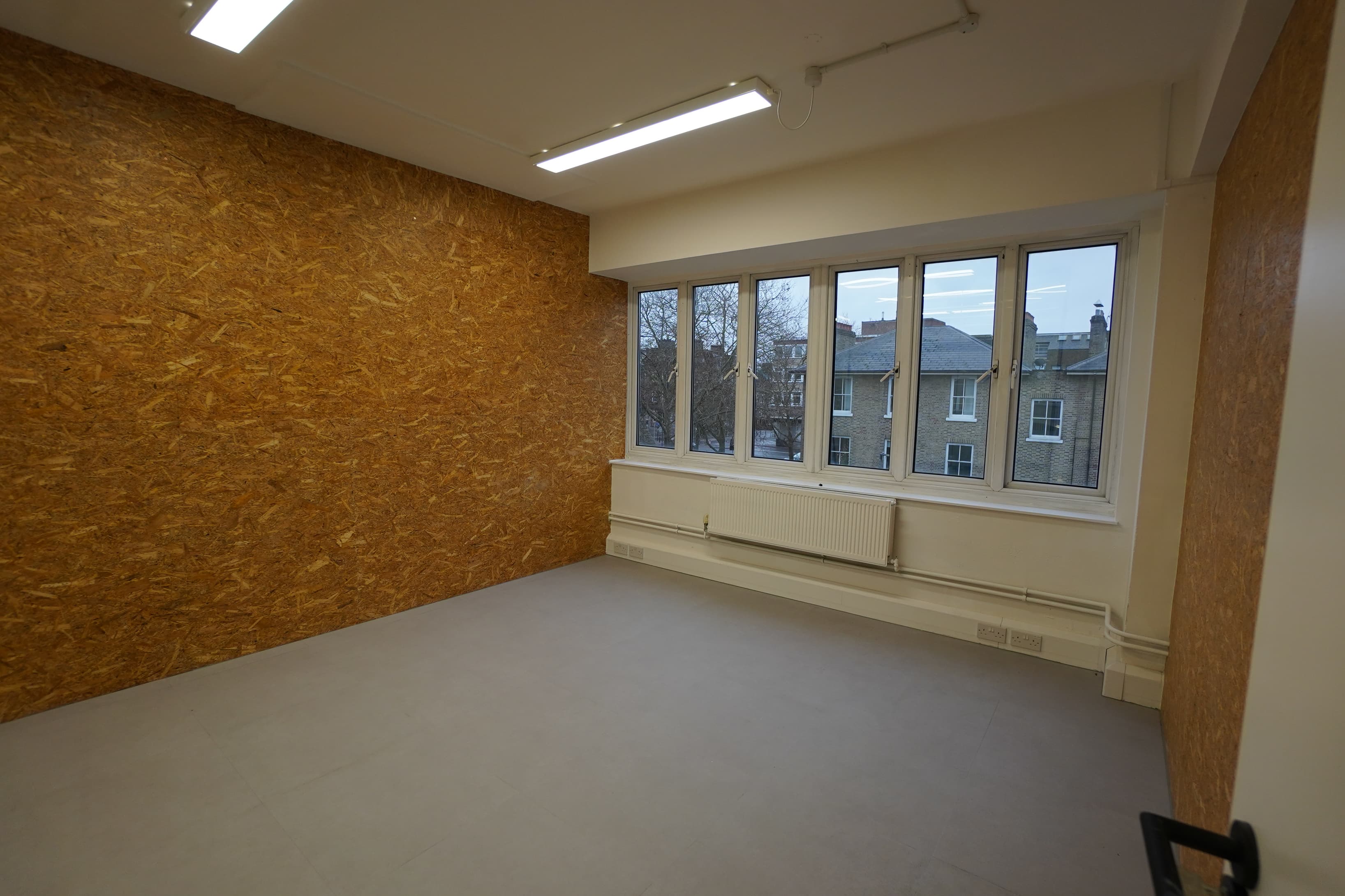 Large office for up to 5 people