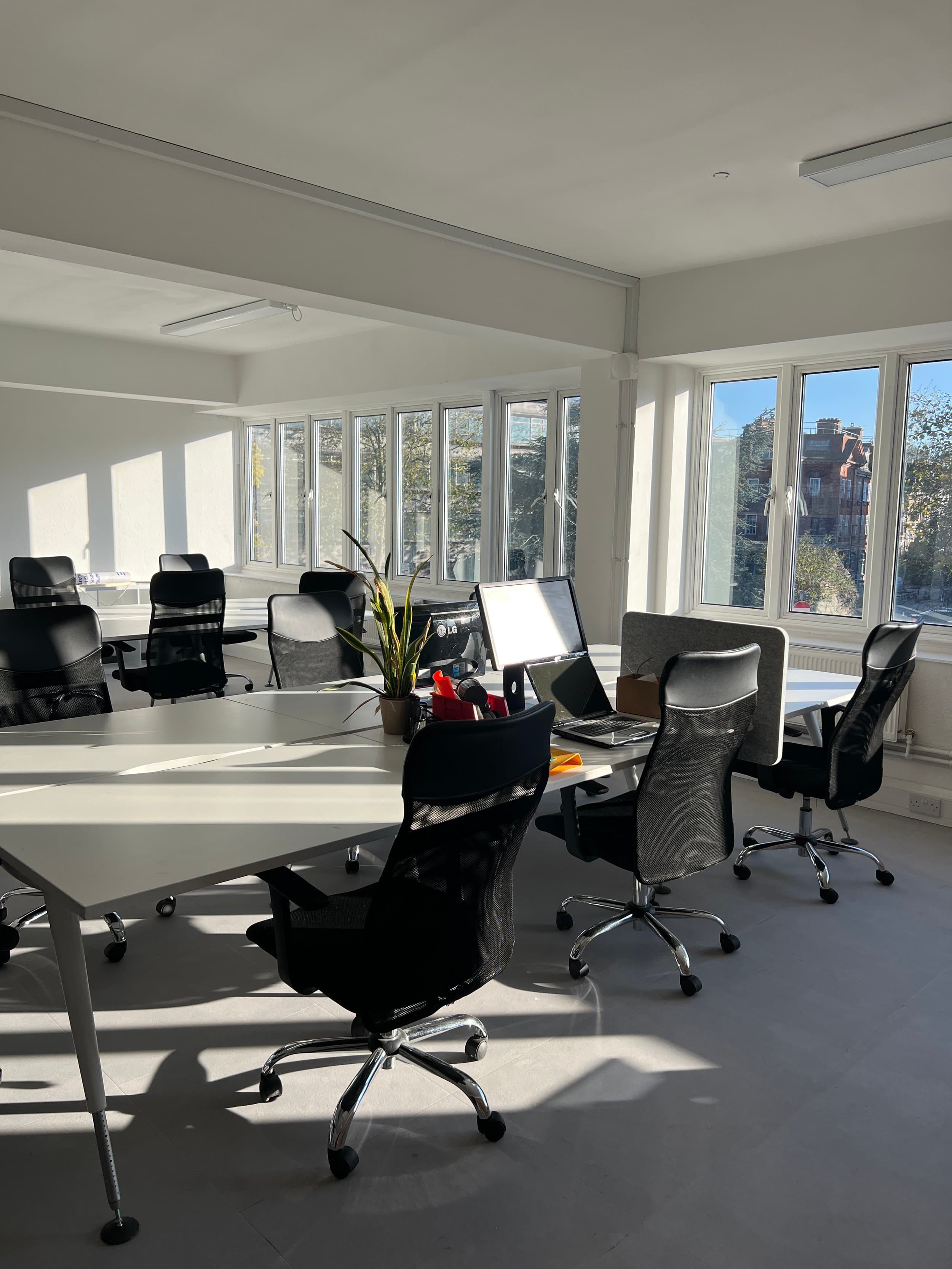 Desk space to cowork