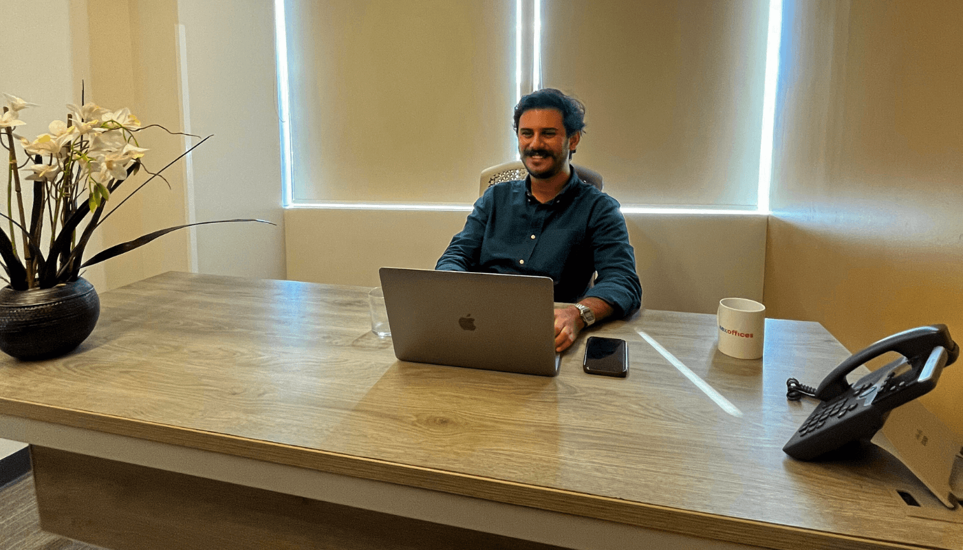 Oficinas equipadas para maximizar tu eficiencia y profesionalismo en un espacio cómodo, funcional y listo para ti.