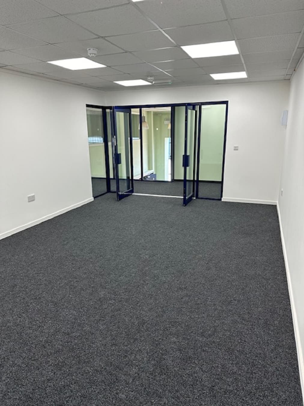 Internal 2-3 people office