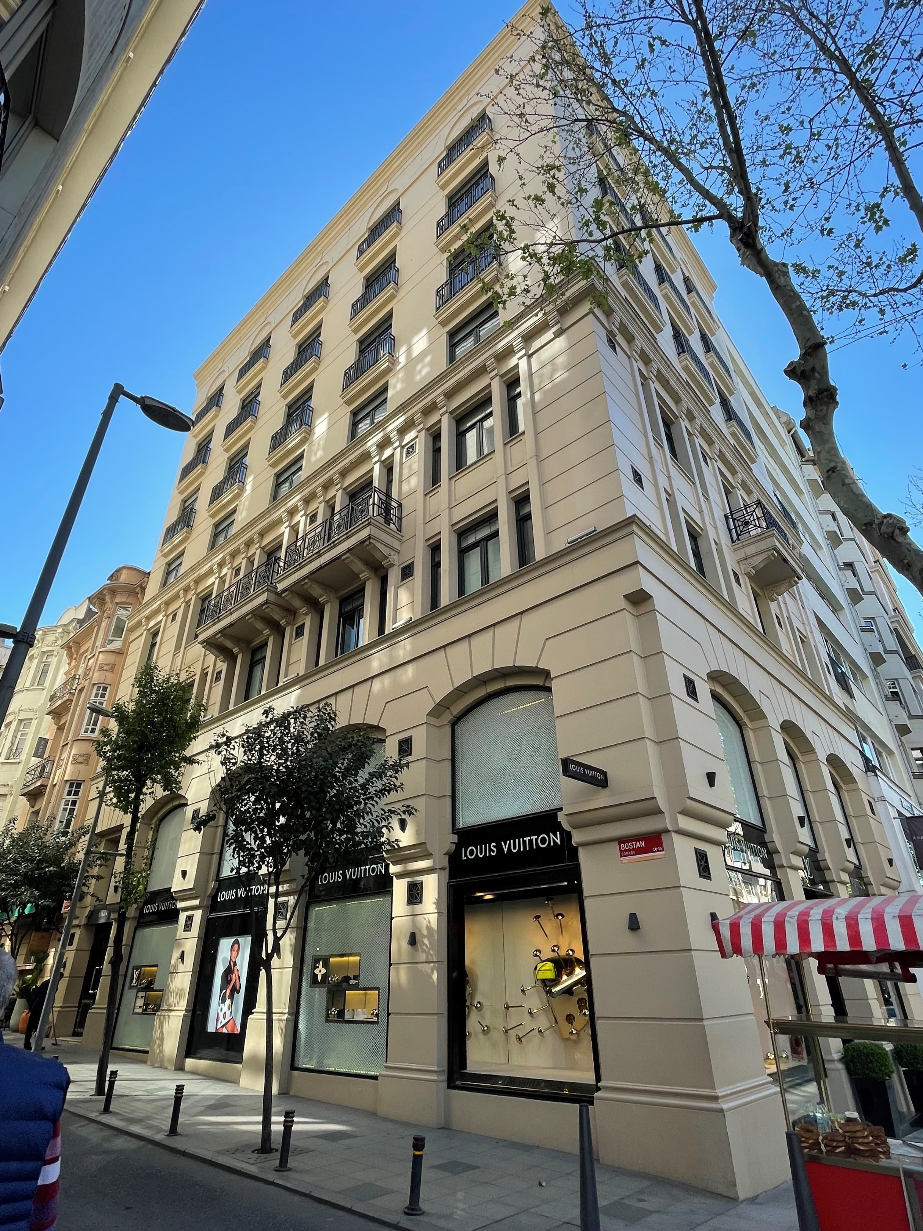 Louis Vuitton Orjin Building Louis Vuitton Orjin Building