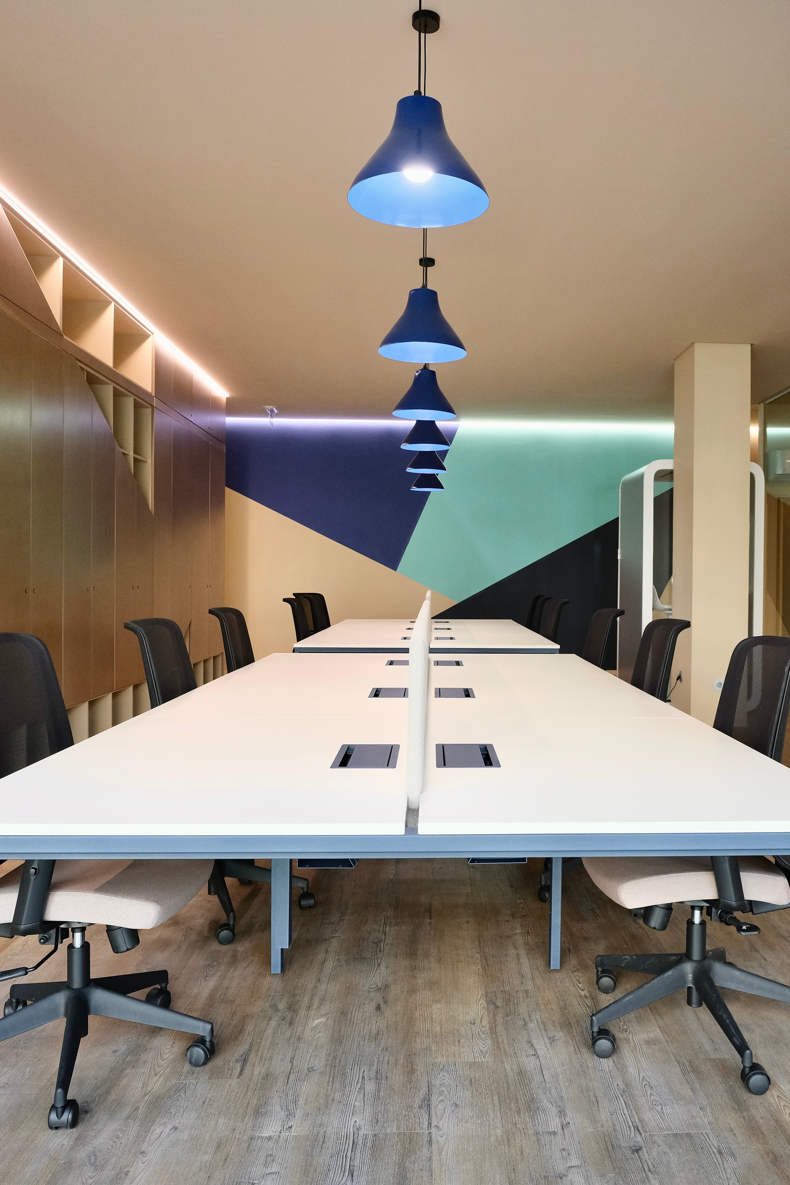 Fixed Desk Fixed Desk