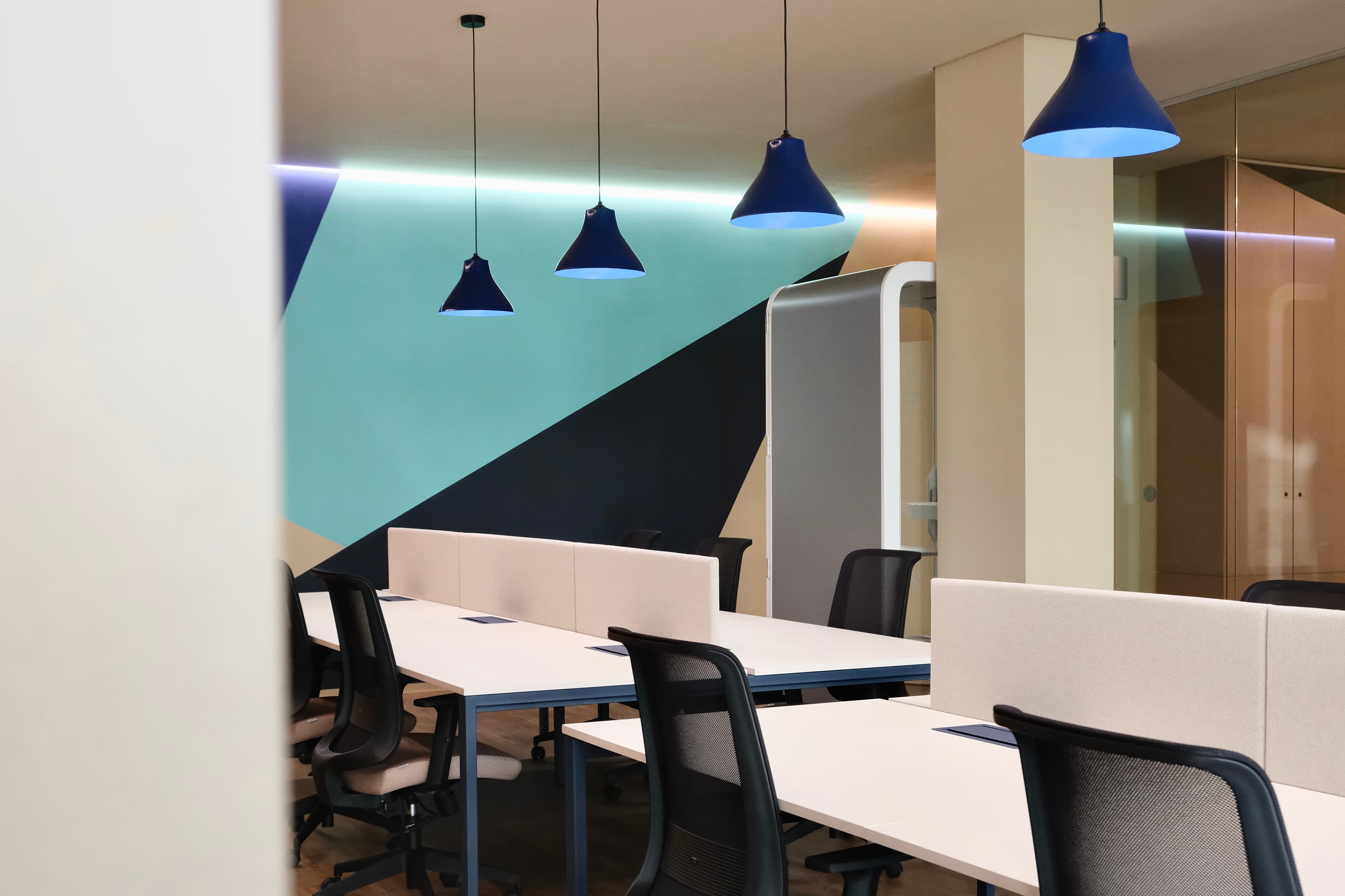 Fixed Desk Fixed Desk