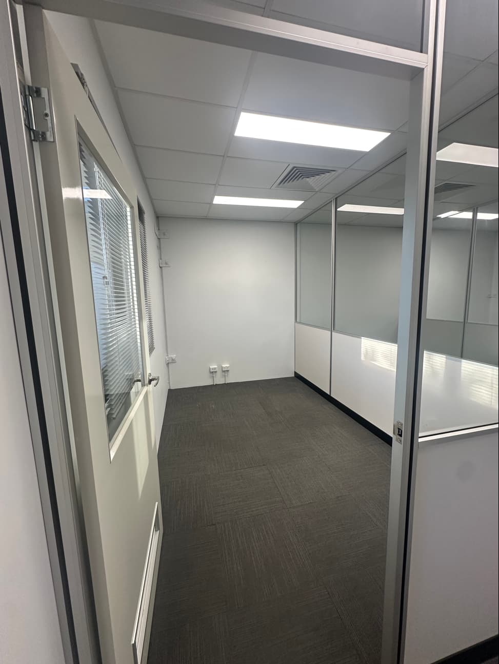 WIndow Office WIndow Office