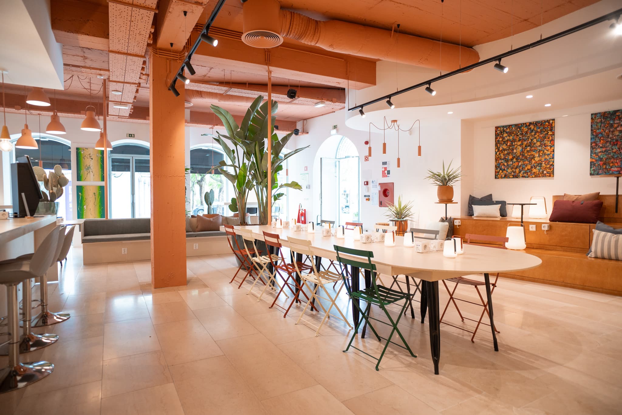 community table ate Coffee.Cowork