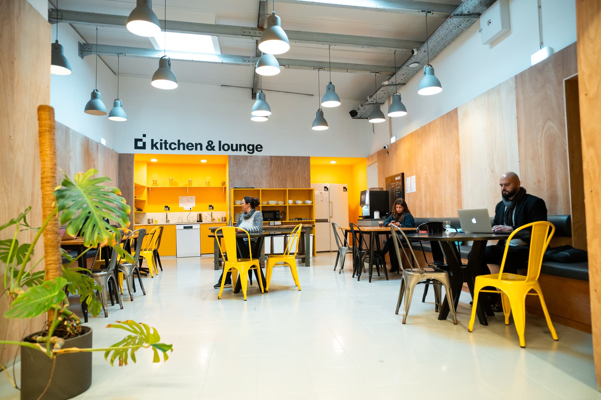 Kitchen&lounge