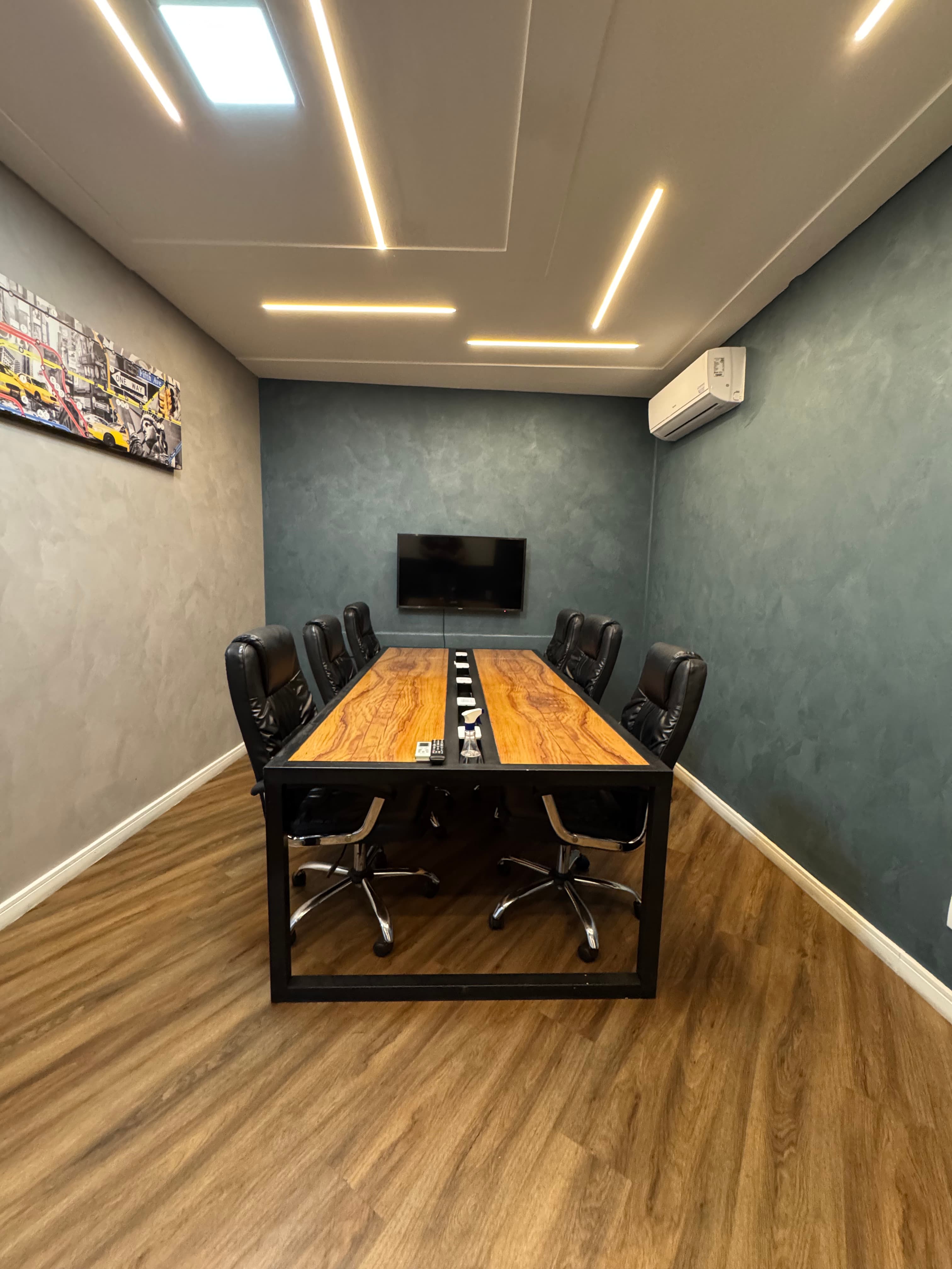 Sala de Reunião para até 6 pessoas Sala de Reunião para até 6 pessoas