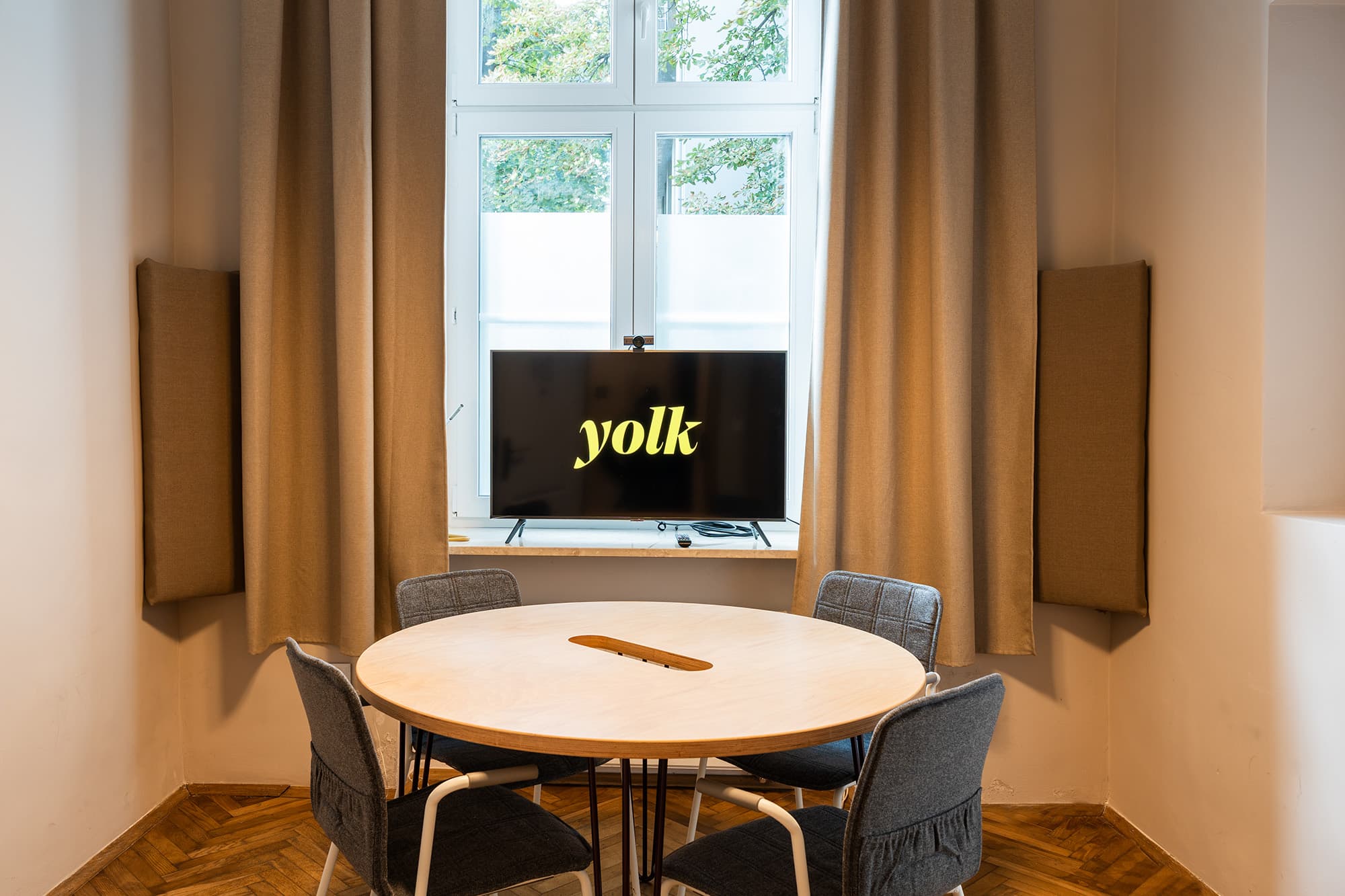 Garden Small Meeting Room