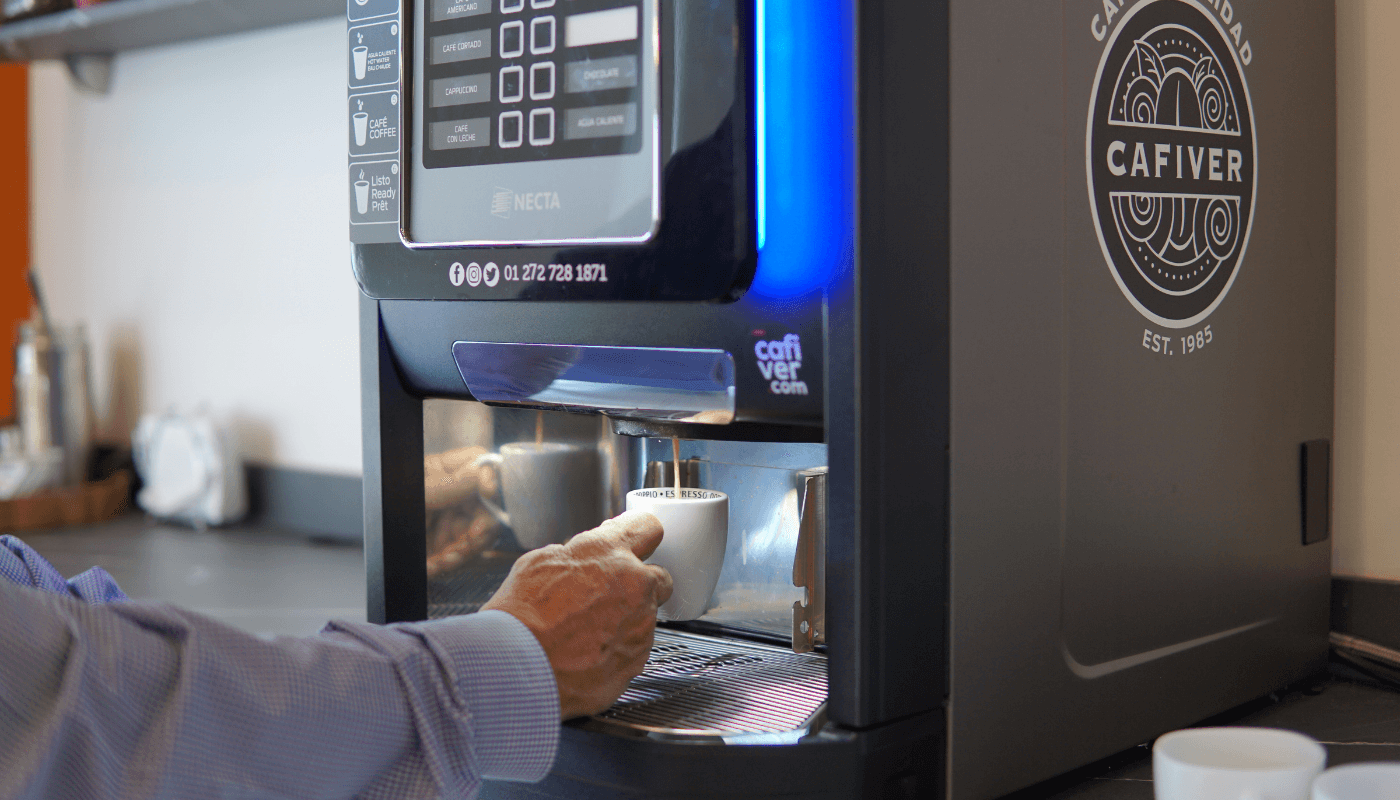 Disfruta de nuestra variedad de deliciosos cafés y comienza tu día de manera extraordinaria