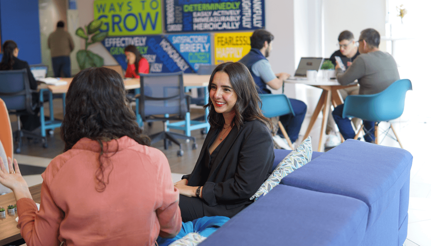 Genera conexiones valiosas en un entorno diseñado para el networking y la creación de alianzas estratégicas exitosas.