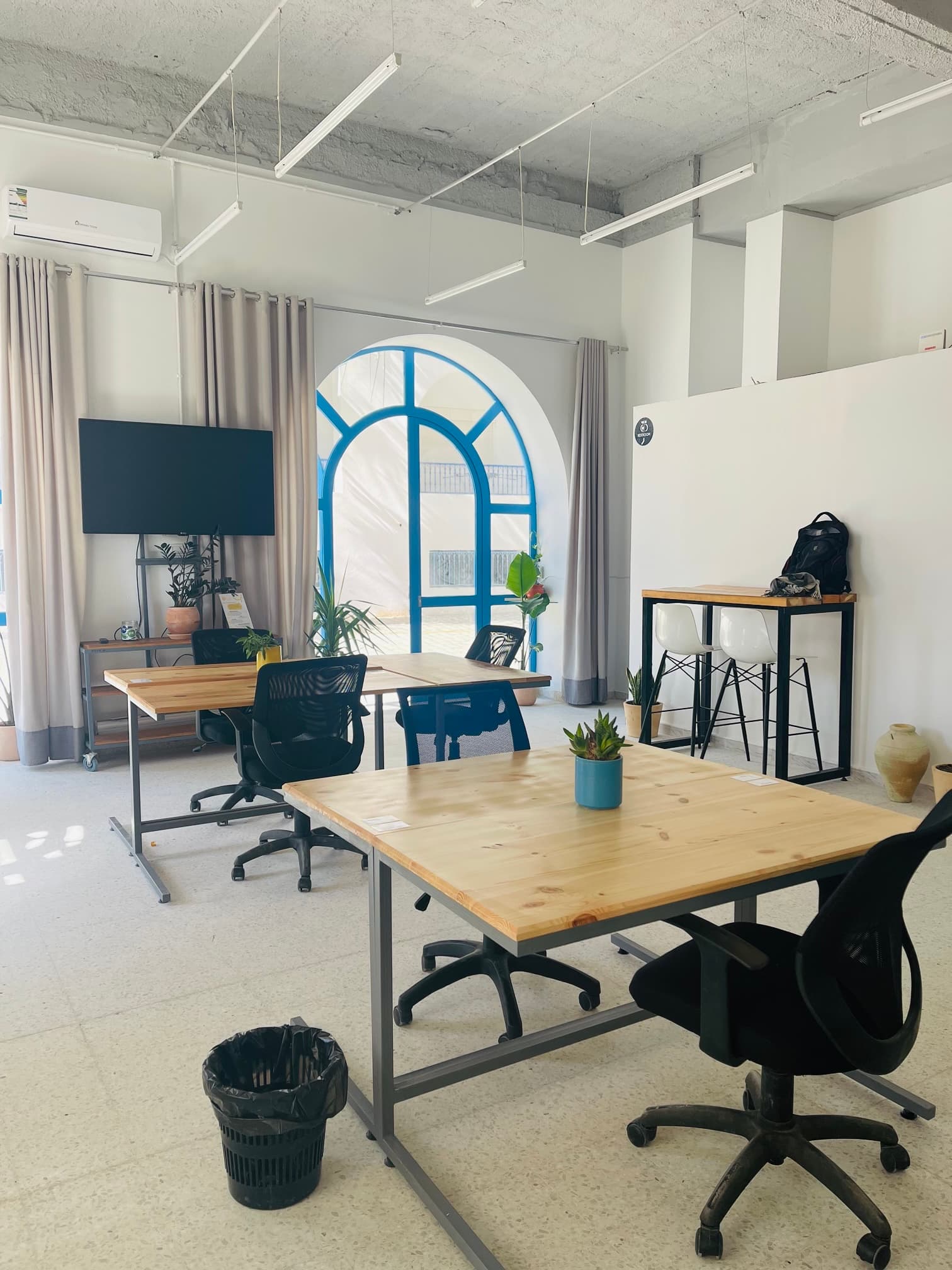 Desk CoZi.tn Desk CoZi.tn