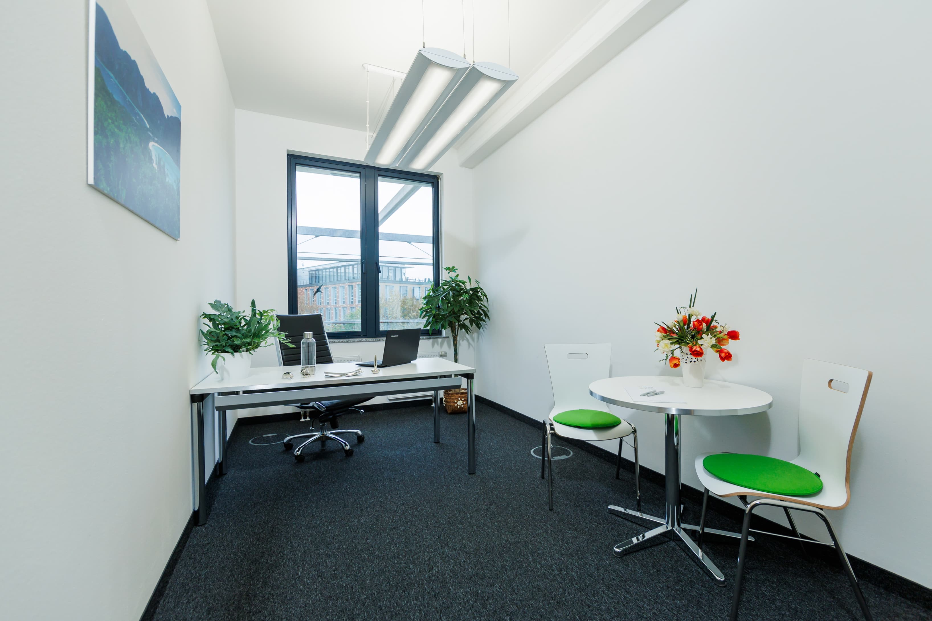 Private office for 1-2 people to rent in Munich