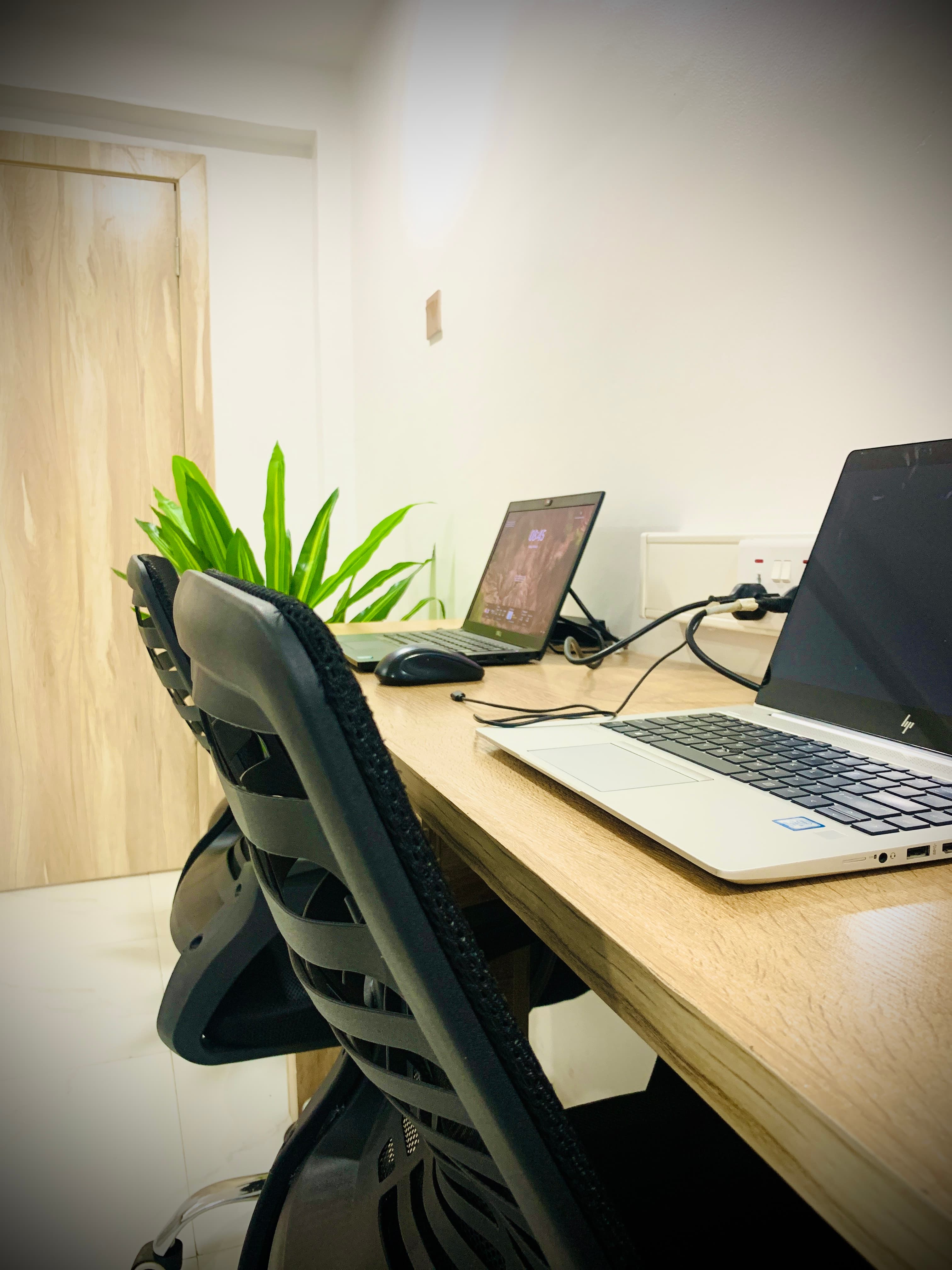 Resa Tech Spaces Workspace 1