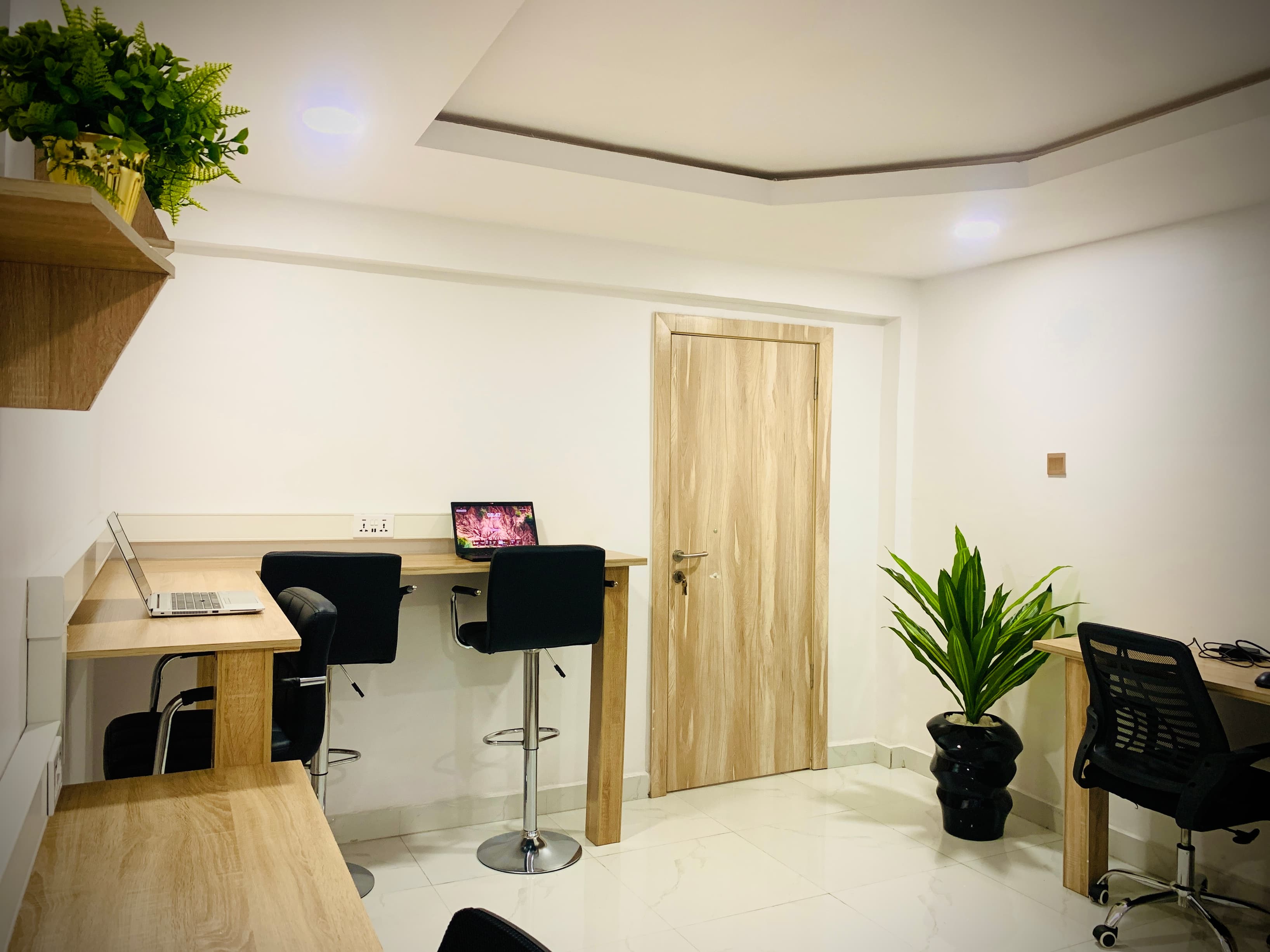 Resa Tech Spaces Workspace 5