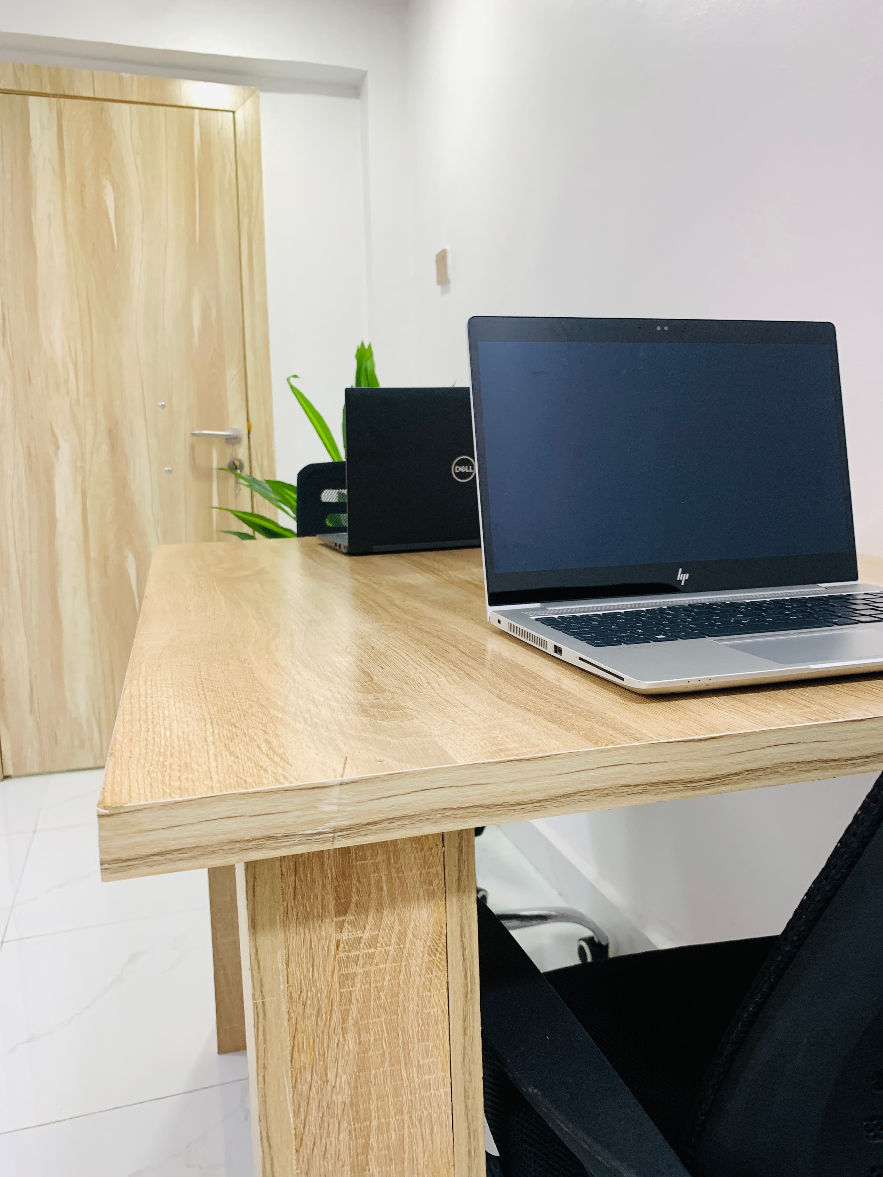 Resa Tech Spaces Workspace 6