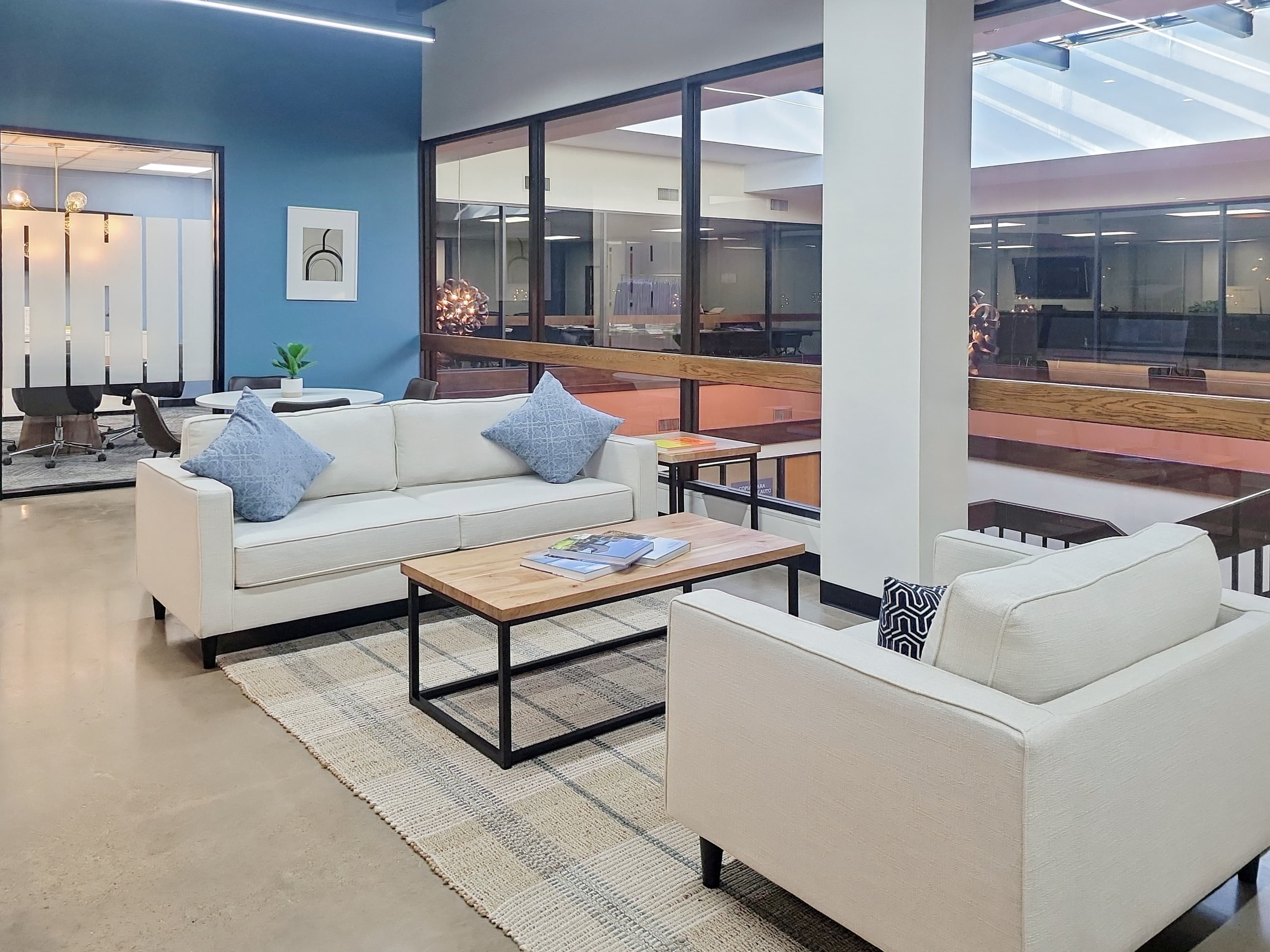 TX, Dallas - The Plaza at River Bend image 5 TX, Dallas - The Plaza at River Bend image 5