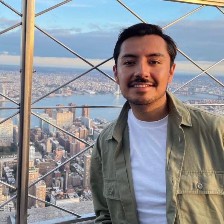 Daniel Castillo del Razo Headshot Daniel Castillo del Razo Headshot