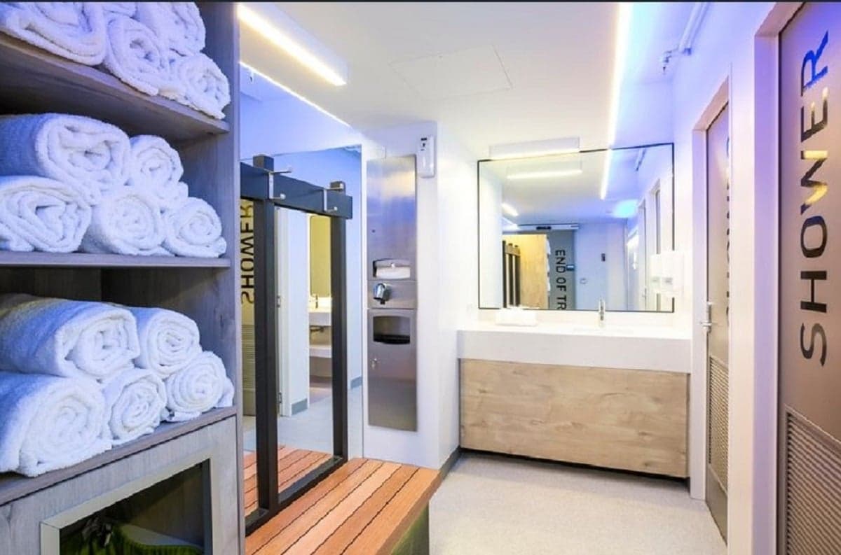 Toilets/ Bathroom Toilets/ Bathroom