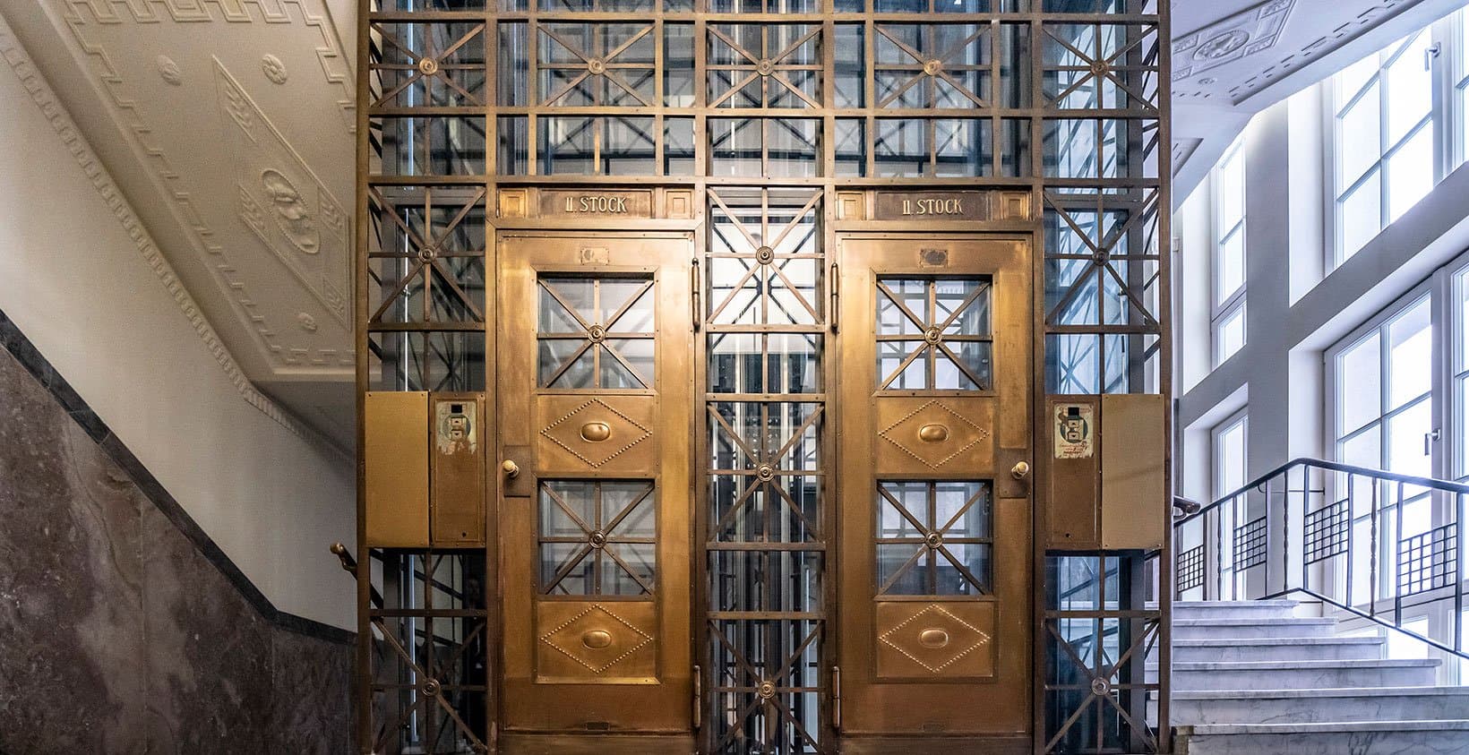 Elevator Elevator