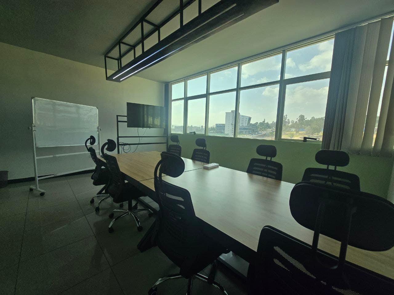 professional boardrooms bookable by the hour, equipped with fast WiFi, projection wall, and whiteboard professional boardrooms bookable by the hour, equipped with fast WiFi, projection wall, and whiteboard