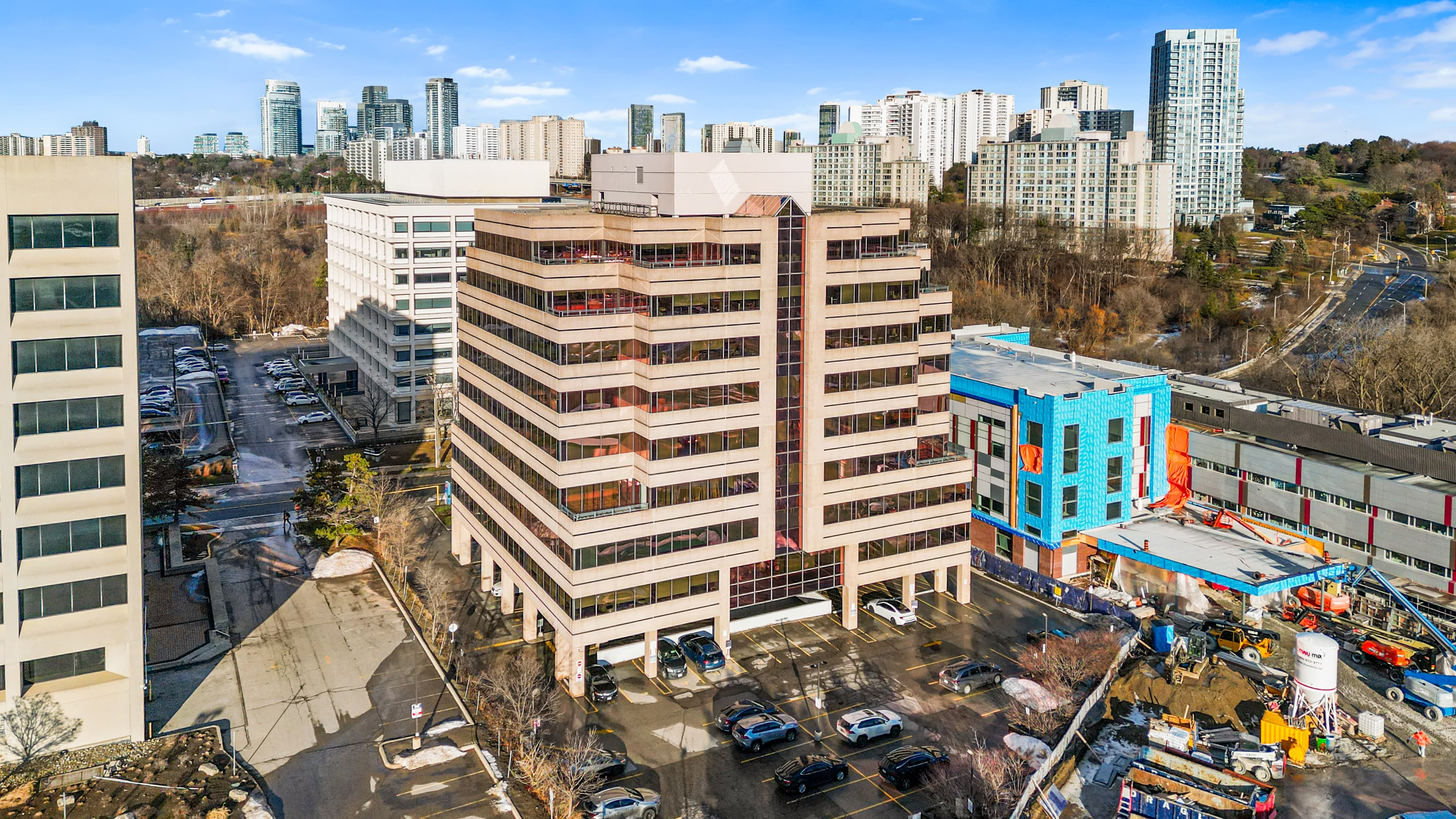 Prime location, close to all highways Prime location, close to all highways
