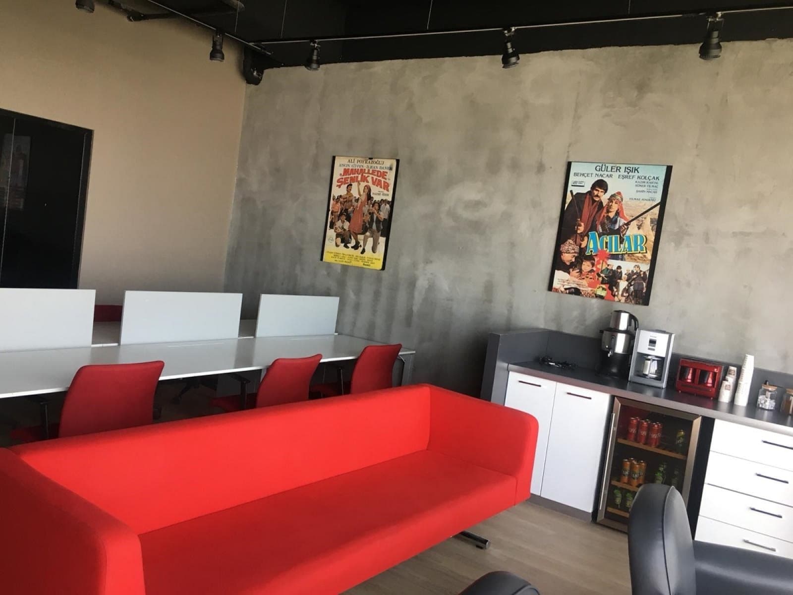 Breakout/Lounge Space Breakout/Lounge Space