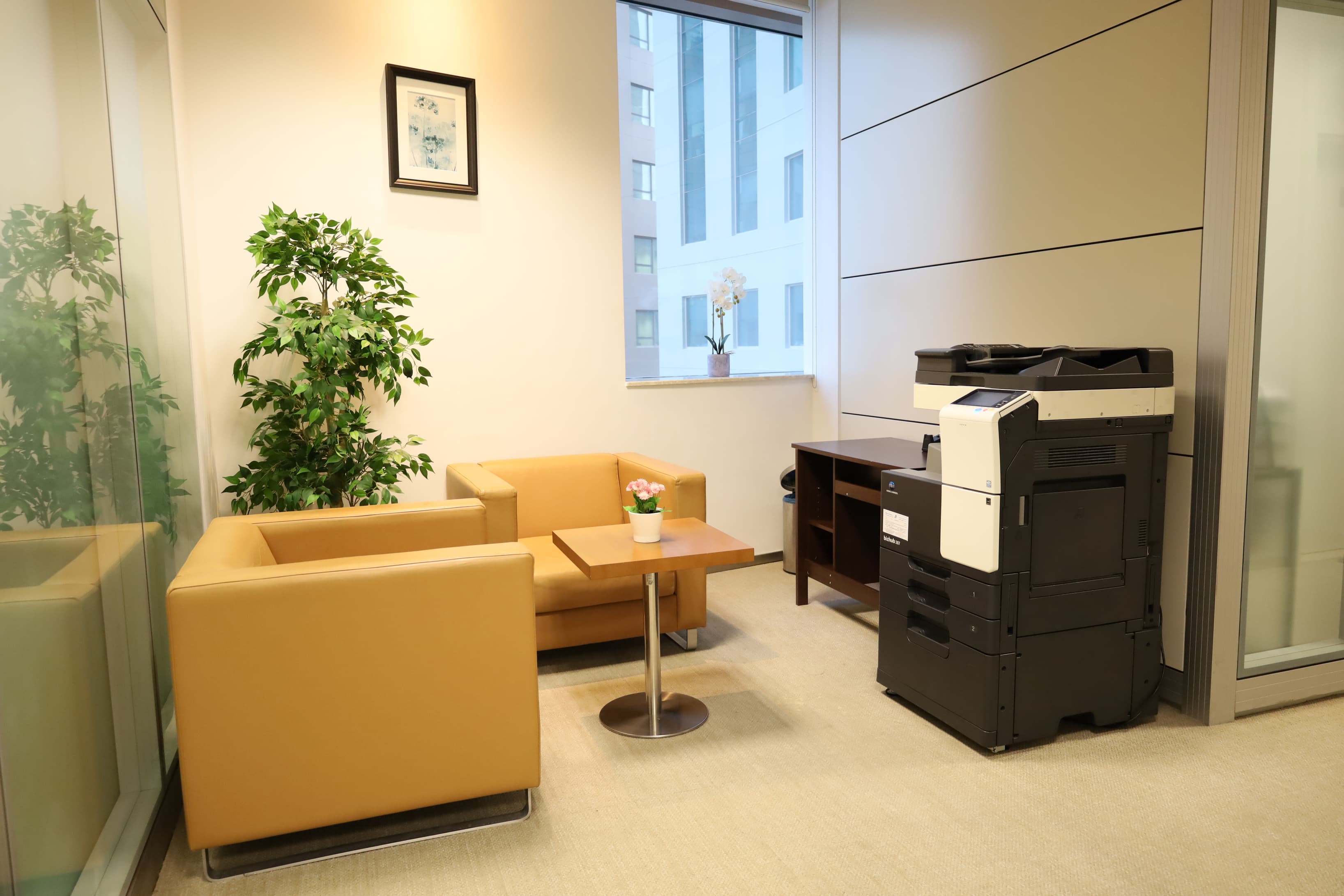 Breakout/Lounge Space Breakout/Lounge Space