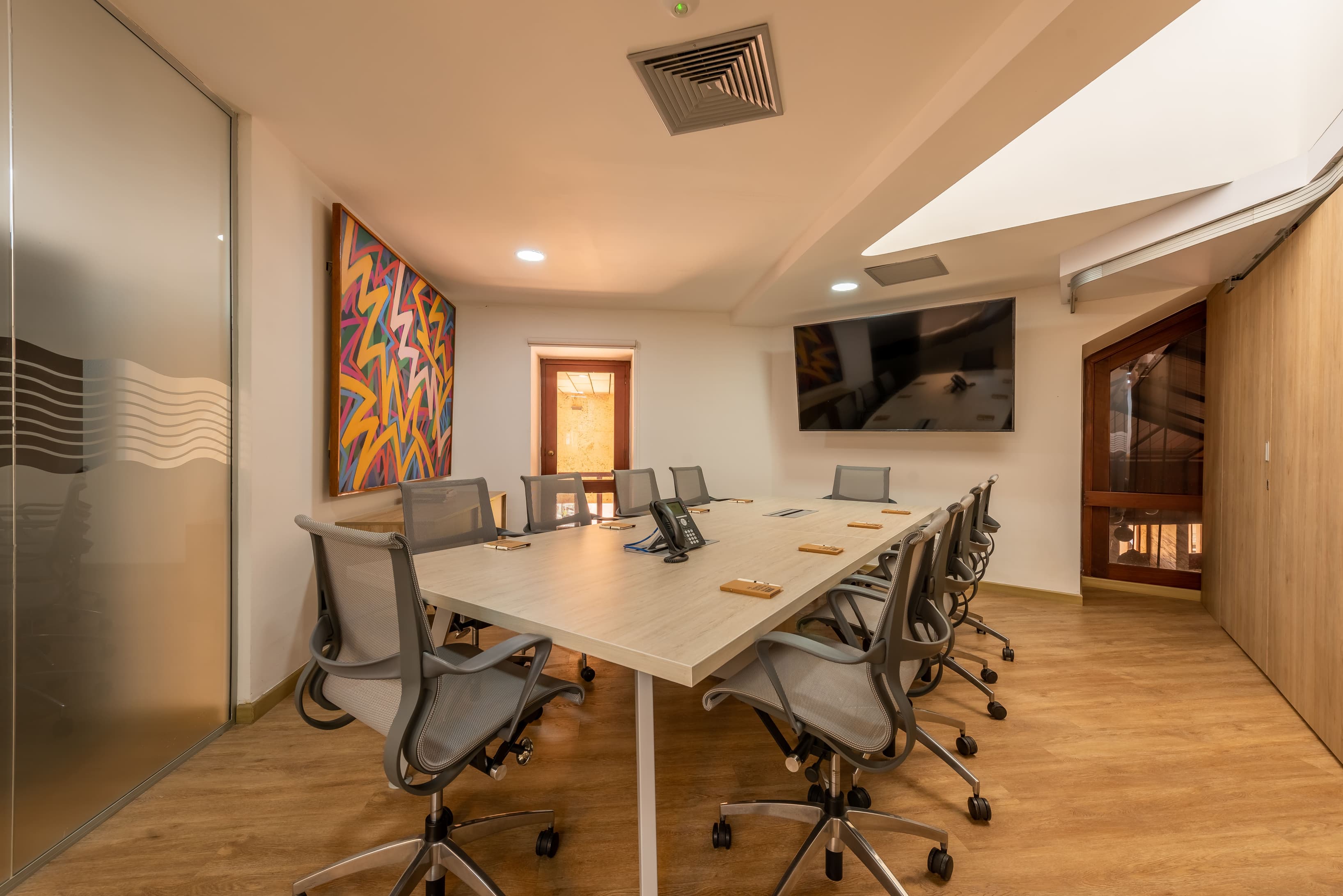 Meeting Room. Seating capacity: 10 people Meeting Room. Seating capacity: 10 people