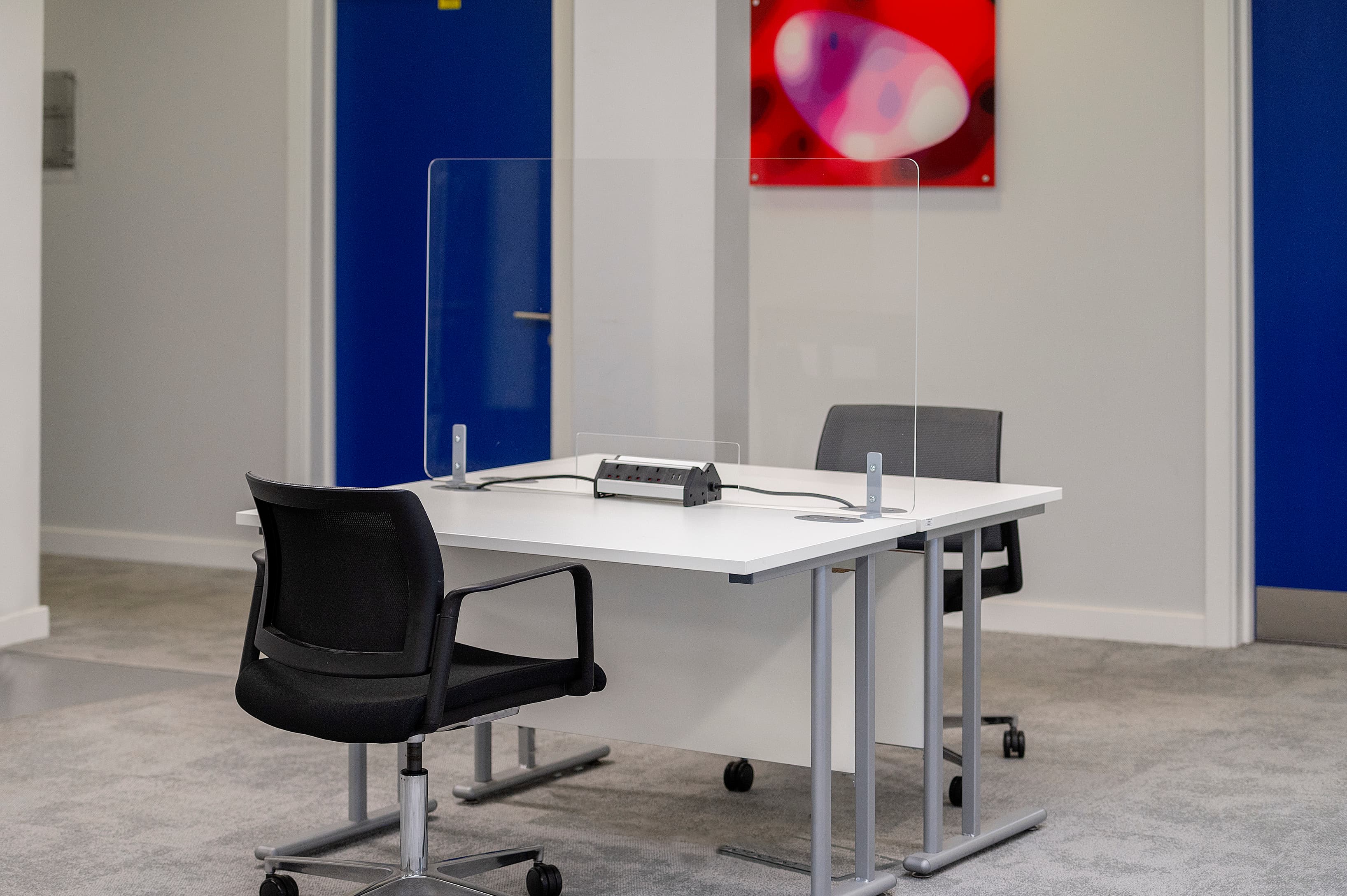 Hot Desk Hot Desk