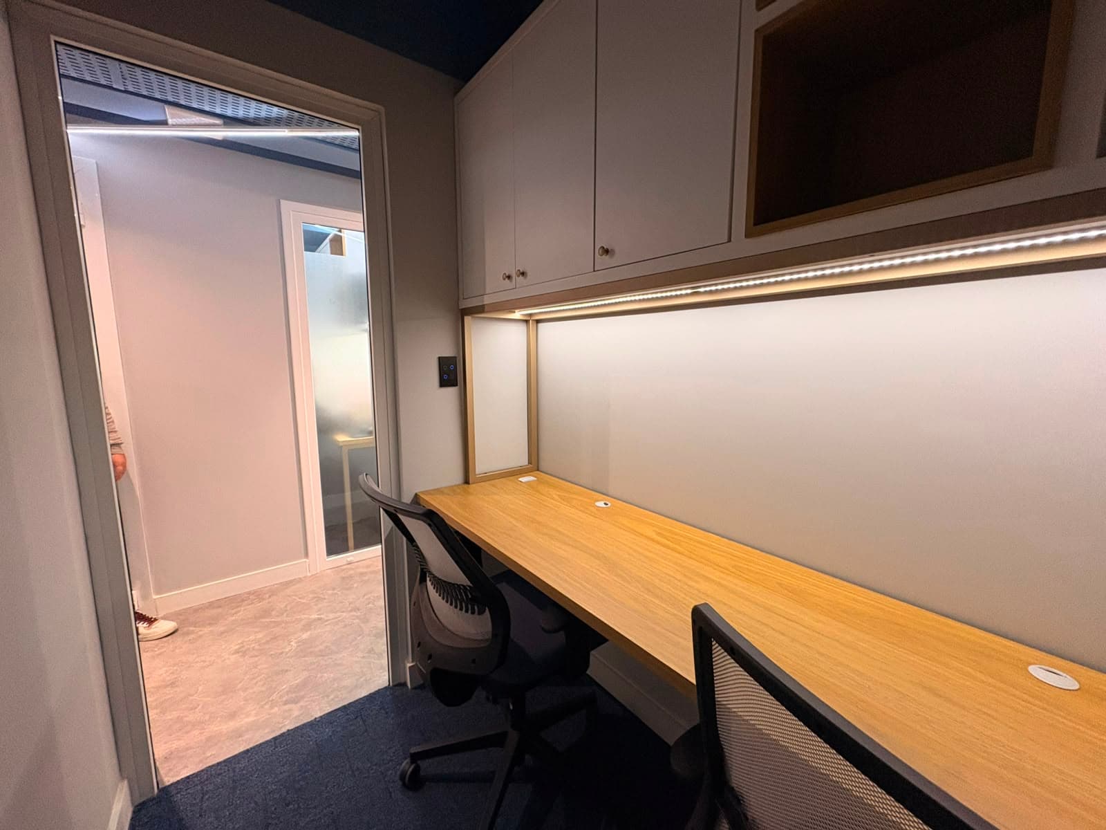 Everest Coworking Private Office 2P Everest Coworking Private Office 2P