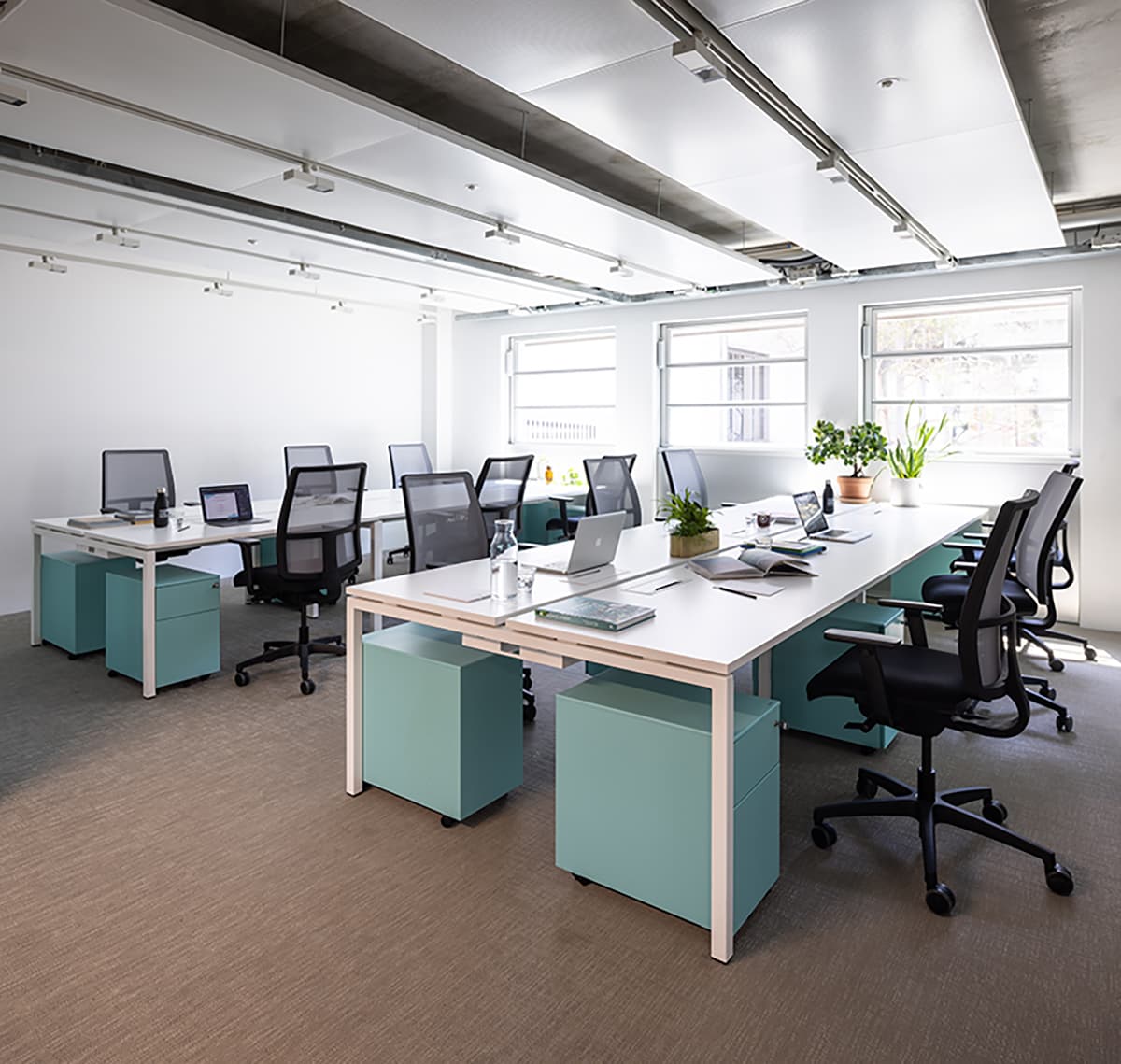 Private office - 12 workstations Private office - 12 workstations